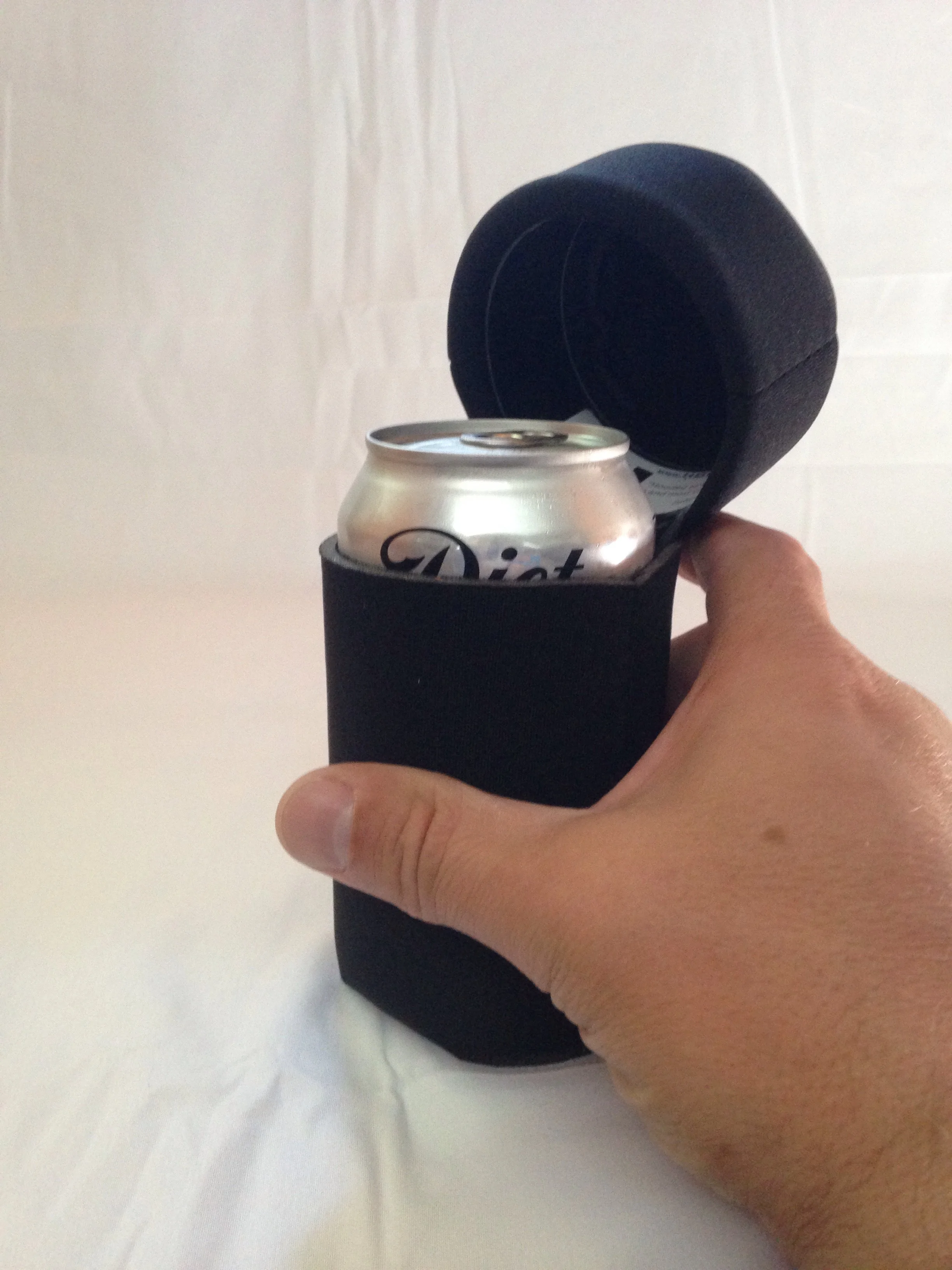 HOODZEEZ Hooded Can Cooler (black)