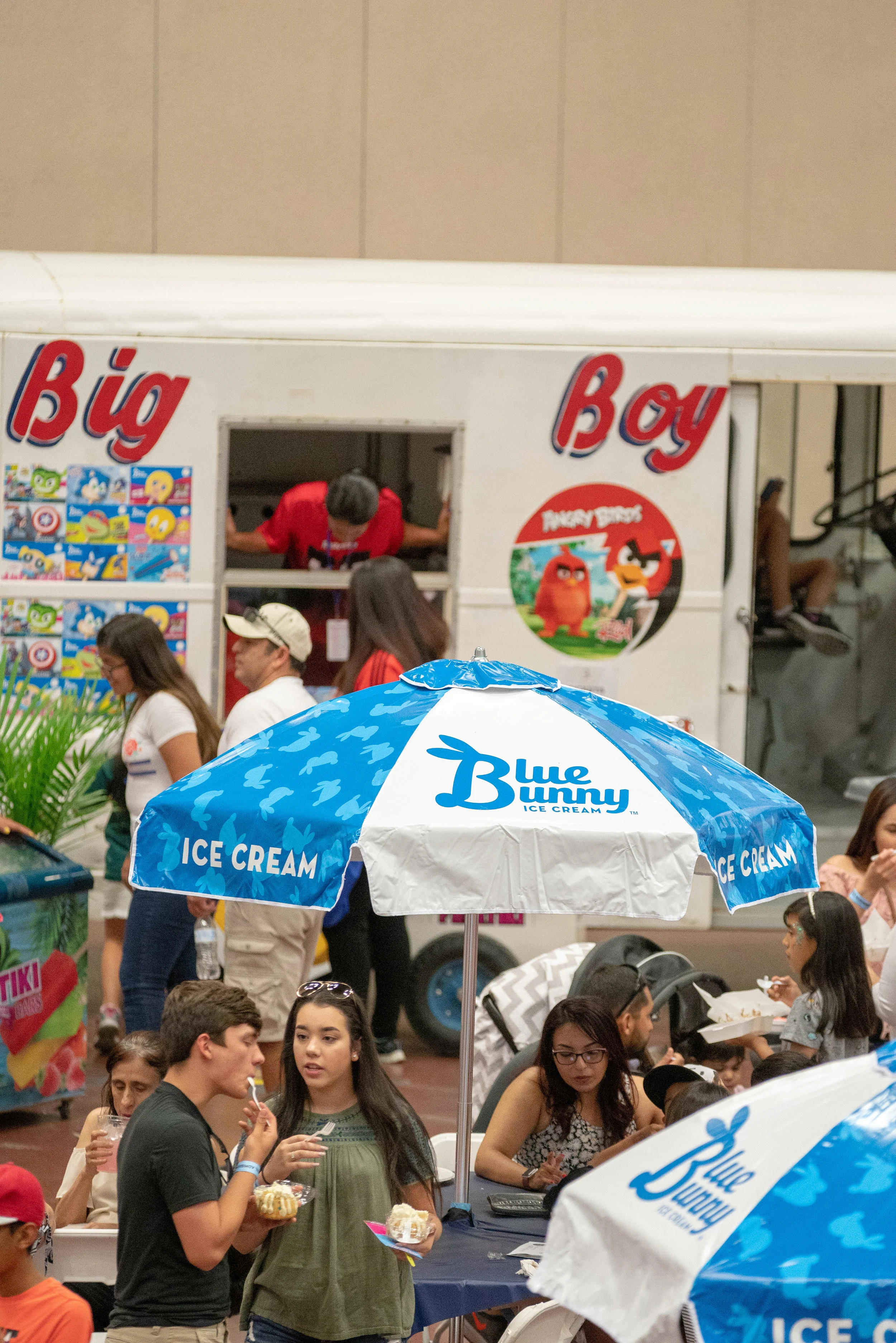 Blue Bunny & Big BOy.jpg
