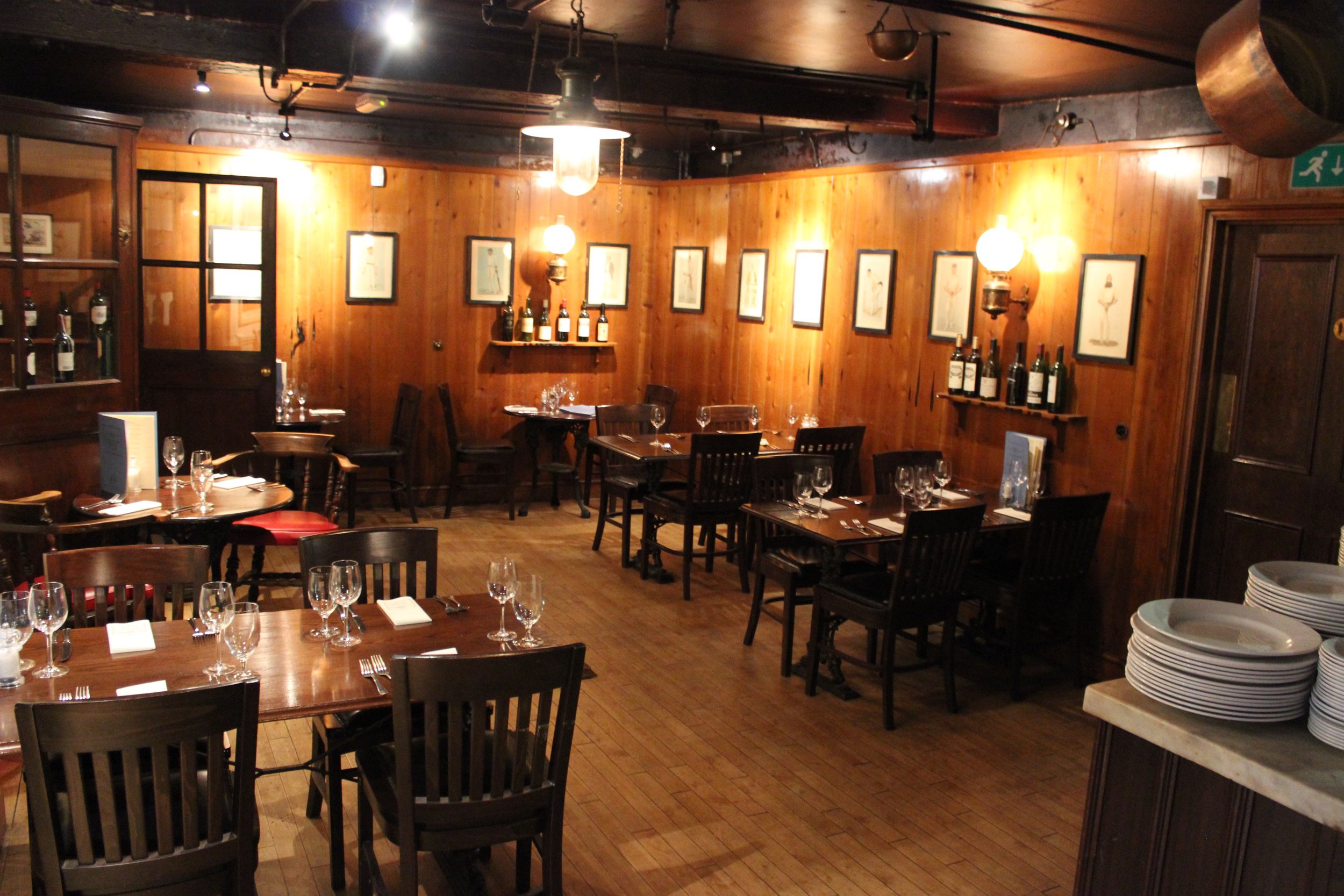 Davy's Wine Vaults Wine Bar and Dining Rooms in Greenwich South London Club