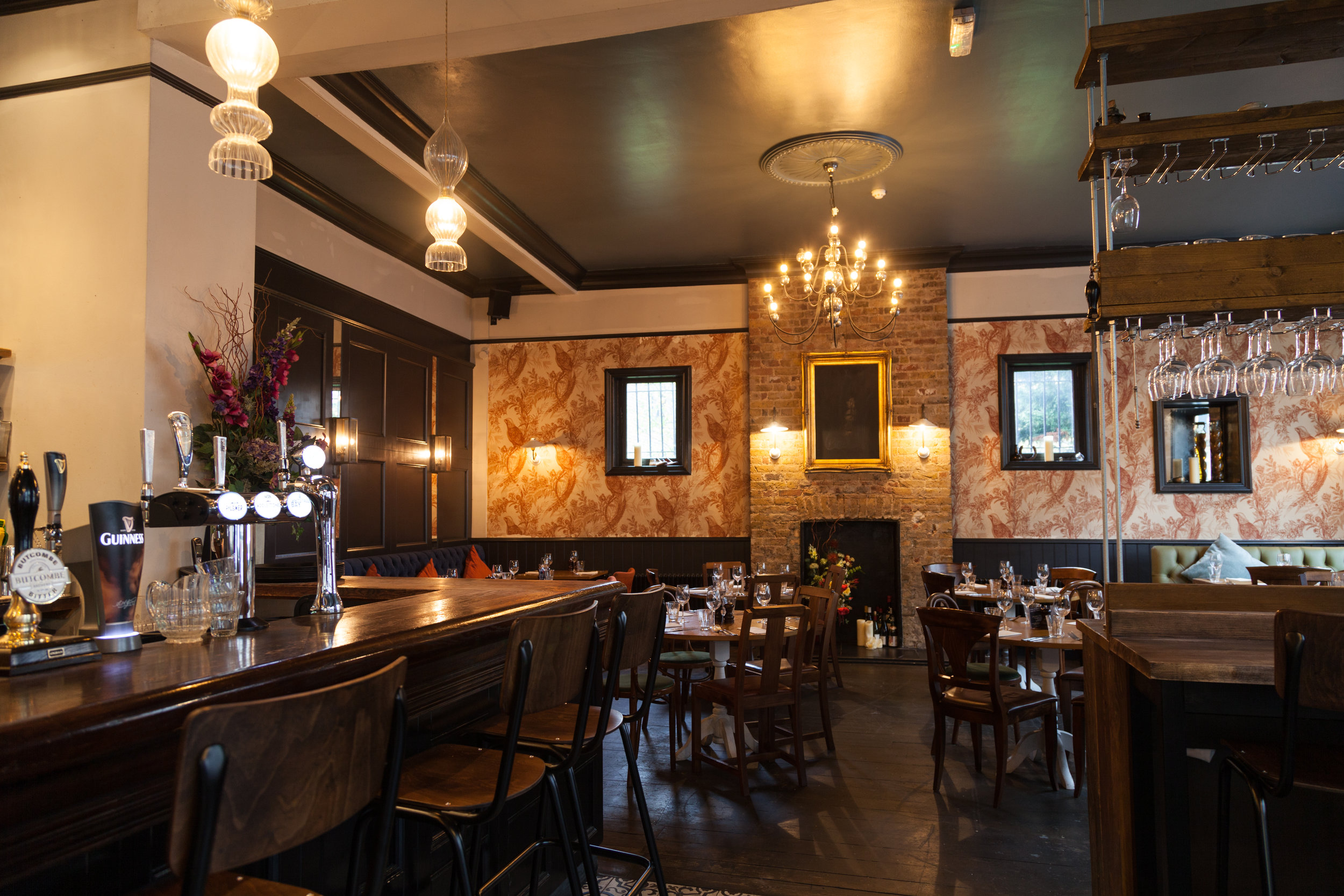 The Crooked Well Pub and Restaurant in Camberwell South London Club.jpg