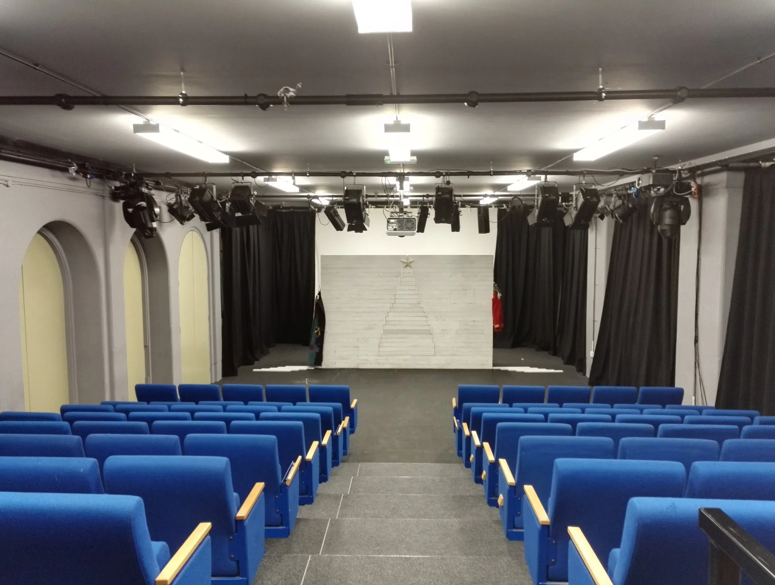 ST-back-row2.jpg