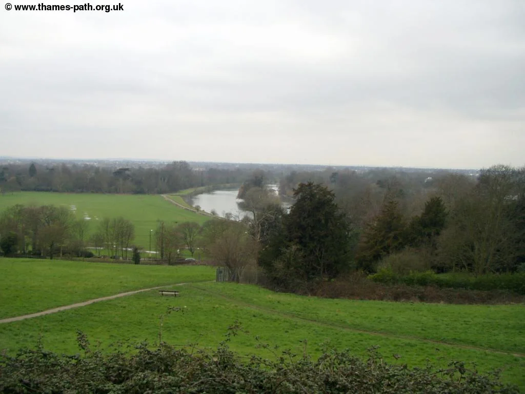 thames_richmond_hampton_court_7.jpg