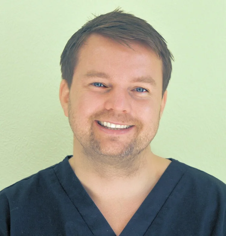 Dr Gareth Hargreaves Dentist