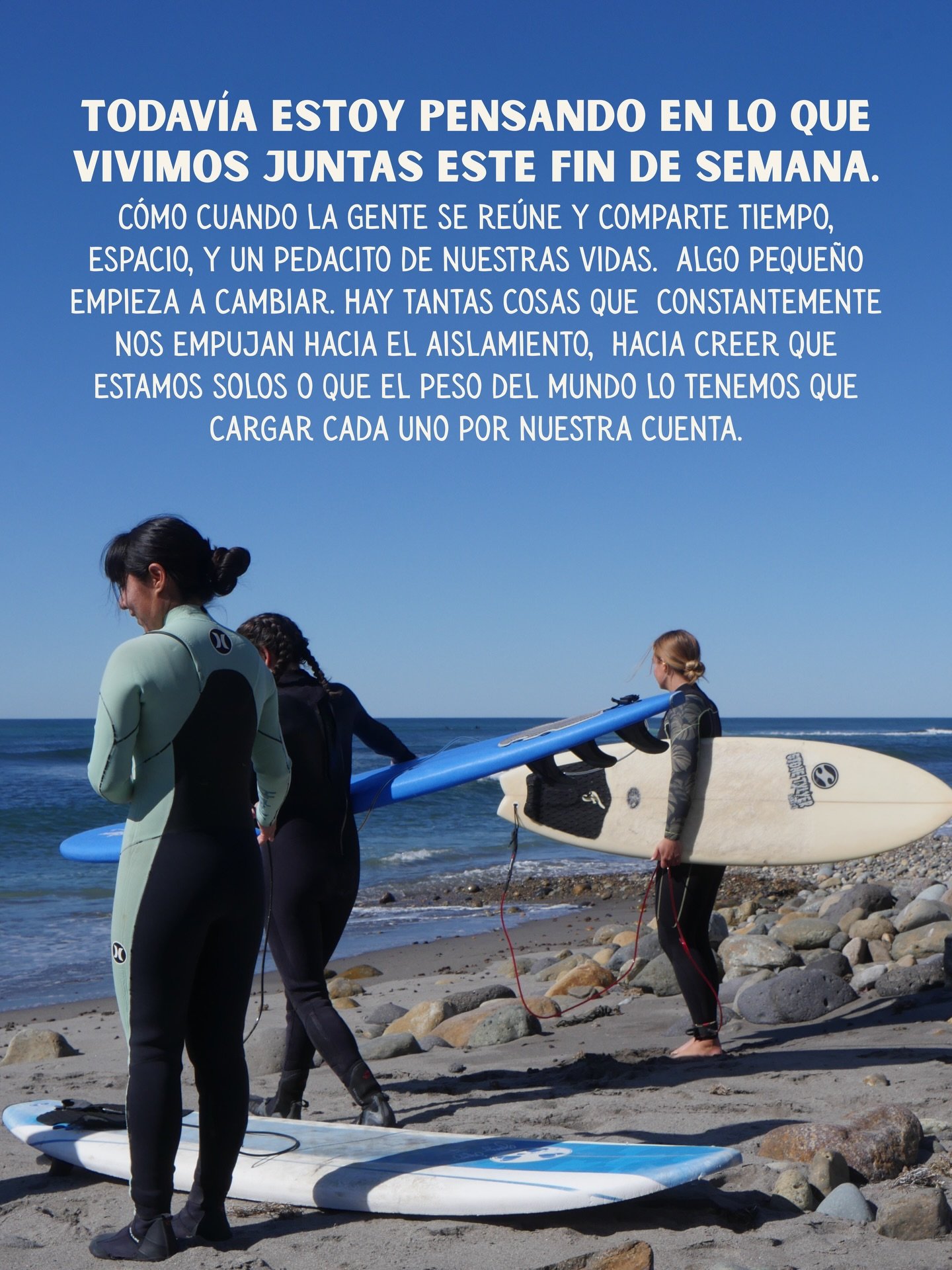 Hace una semana, este paddle out era solo una idea que, con los &ldquo;s&iacute;&rdquo; de algunas personas y un grupo dispuesto a presentarse, se convirti&oacute; en una posibilidad. Muy agradecida. 🙏🏽🌊

📸 @y.olasierra