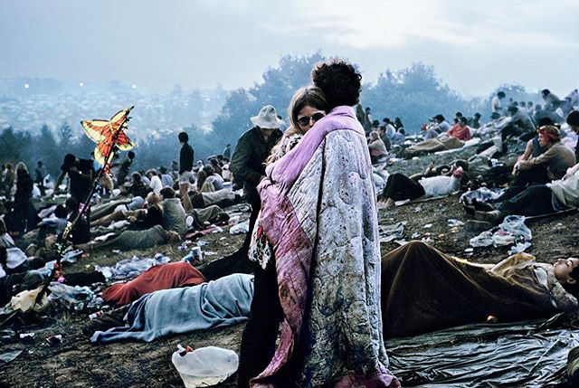 Burk Uzzle&rsquo;s iconic Woodstock photo is of a couple wrapped in a blanket, embracing each other at dawn, oblivious to the camera and the chaos surrounding them. He didn&rsquo;t speak with his subjects, but they were later identified as Nick Ercol