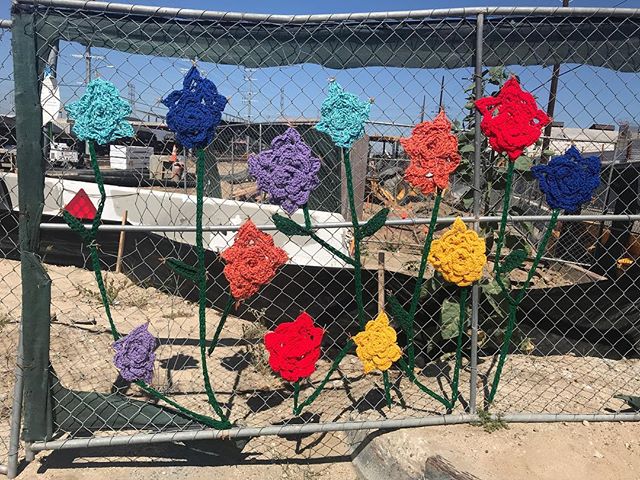 Chainlink beautification. Crochet bombing #dtla #yarnbombing #crochetbomb