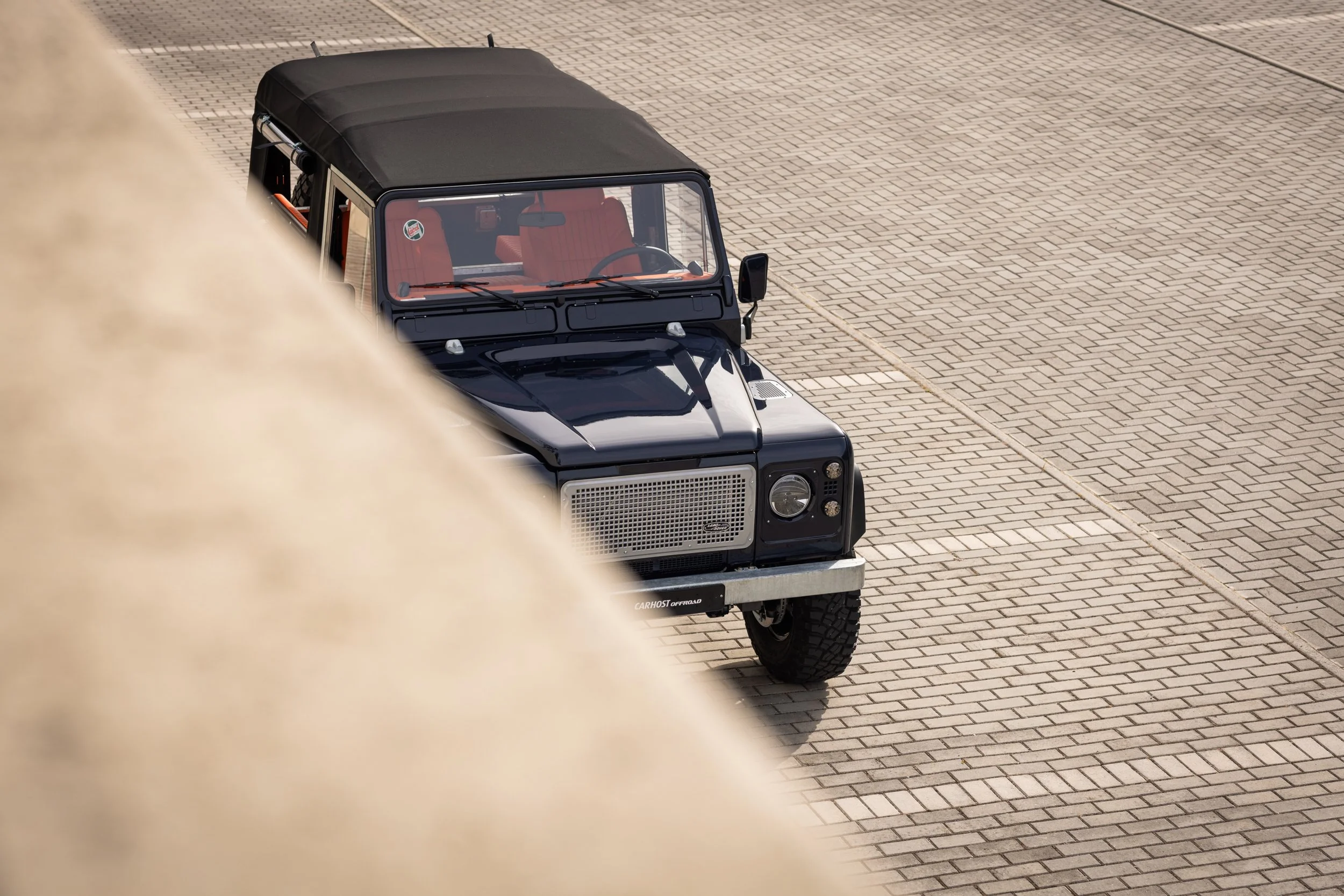 carhost_oranje low053.jpg