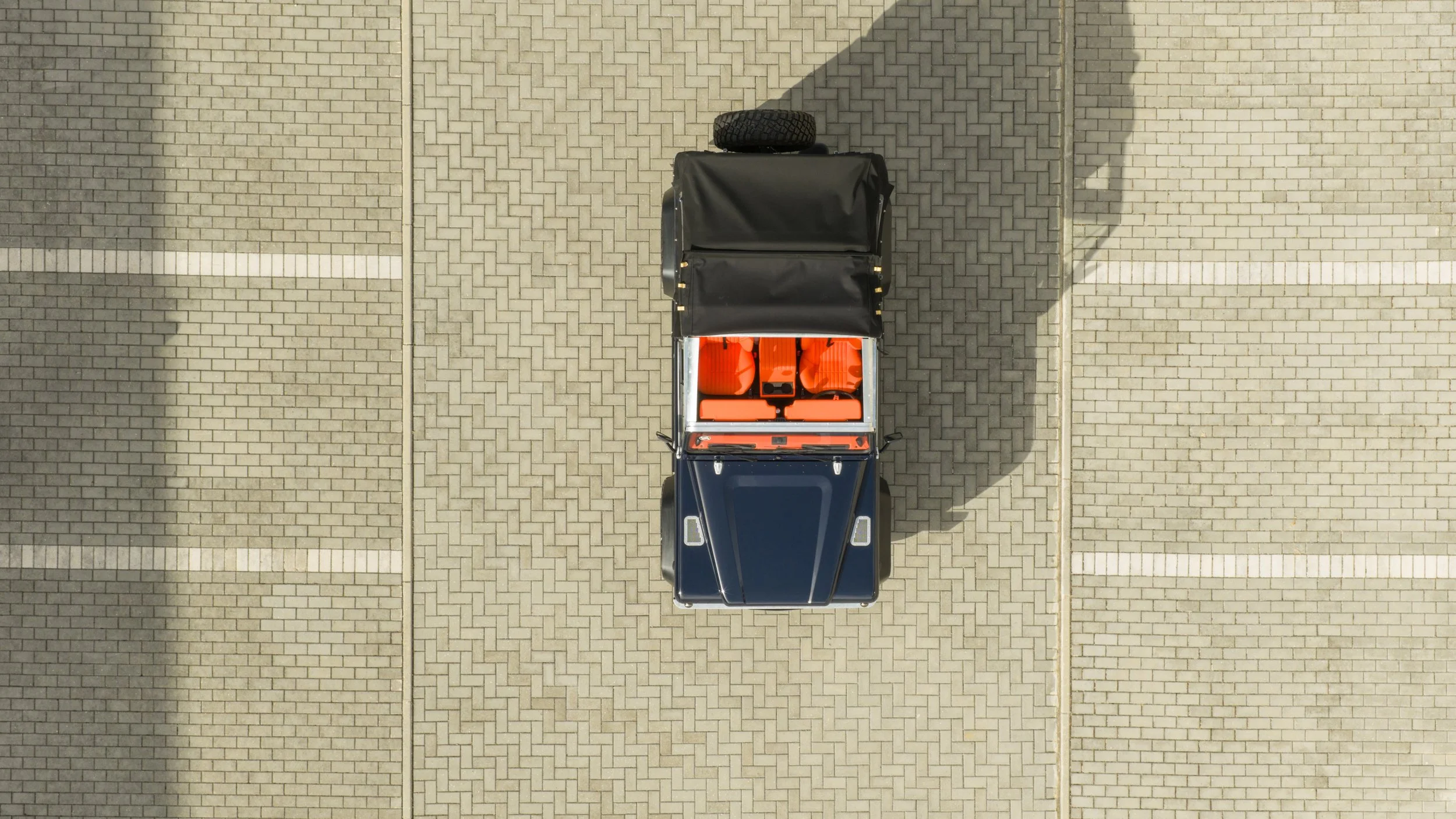 carhost_oranje low083.jpg