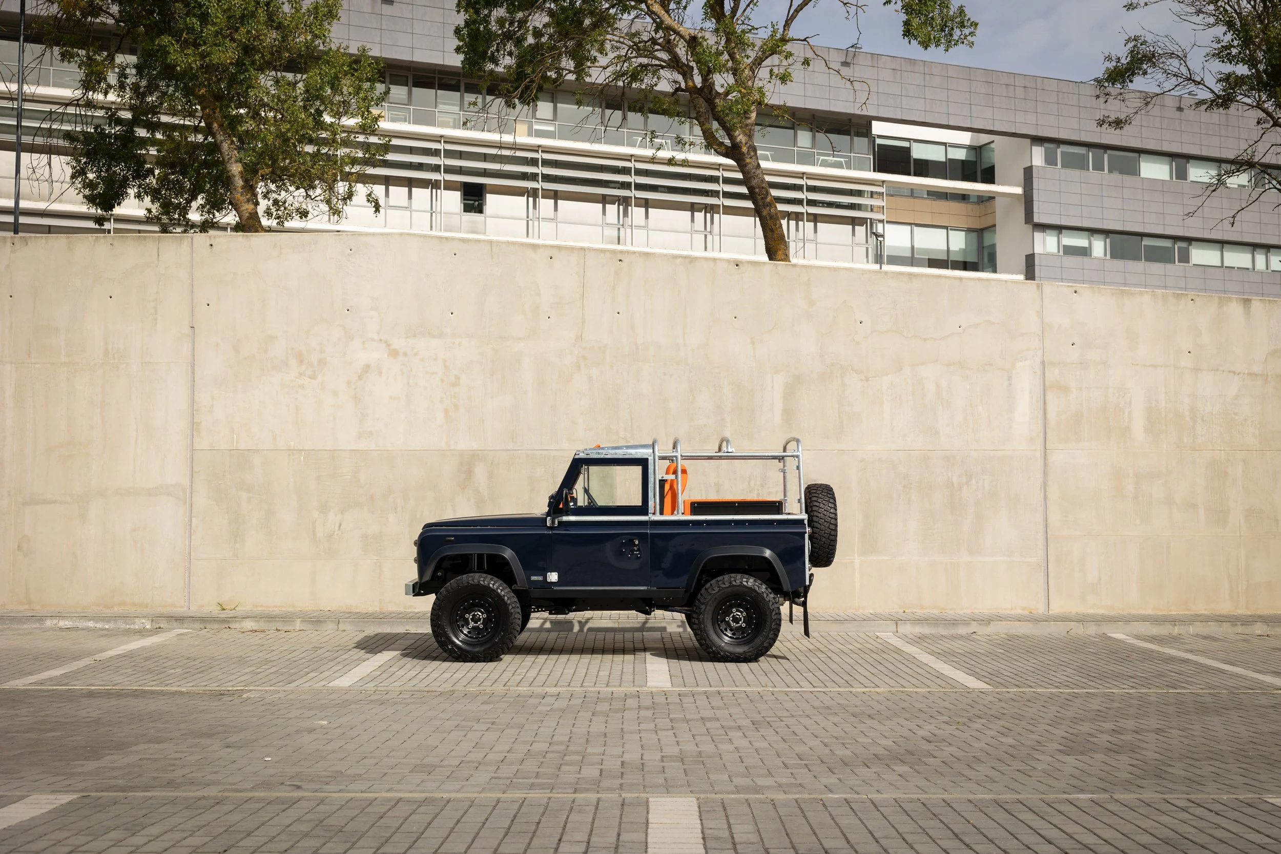 carhost_oranje low098.jpg