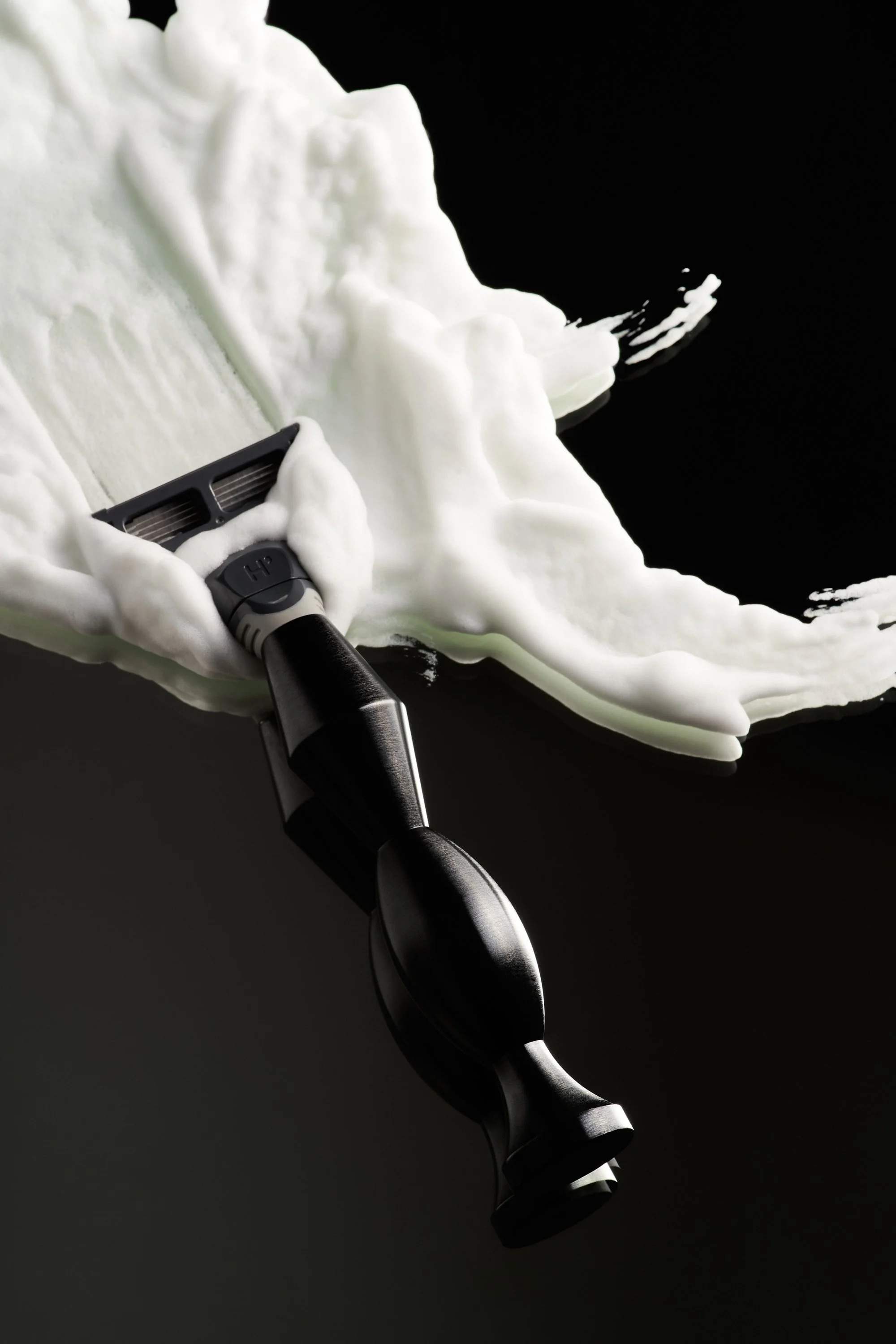 TOM_DIXON_X_HARRYS_2020-10-205717 1.jpg