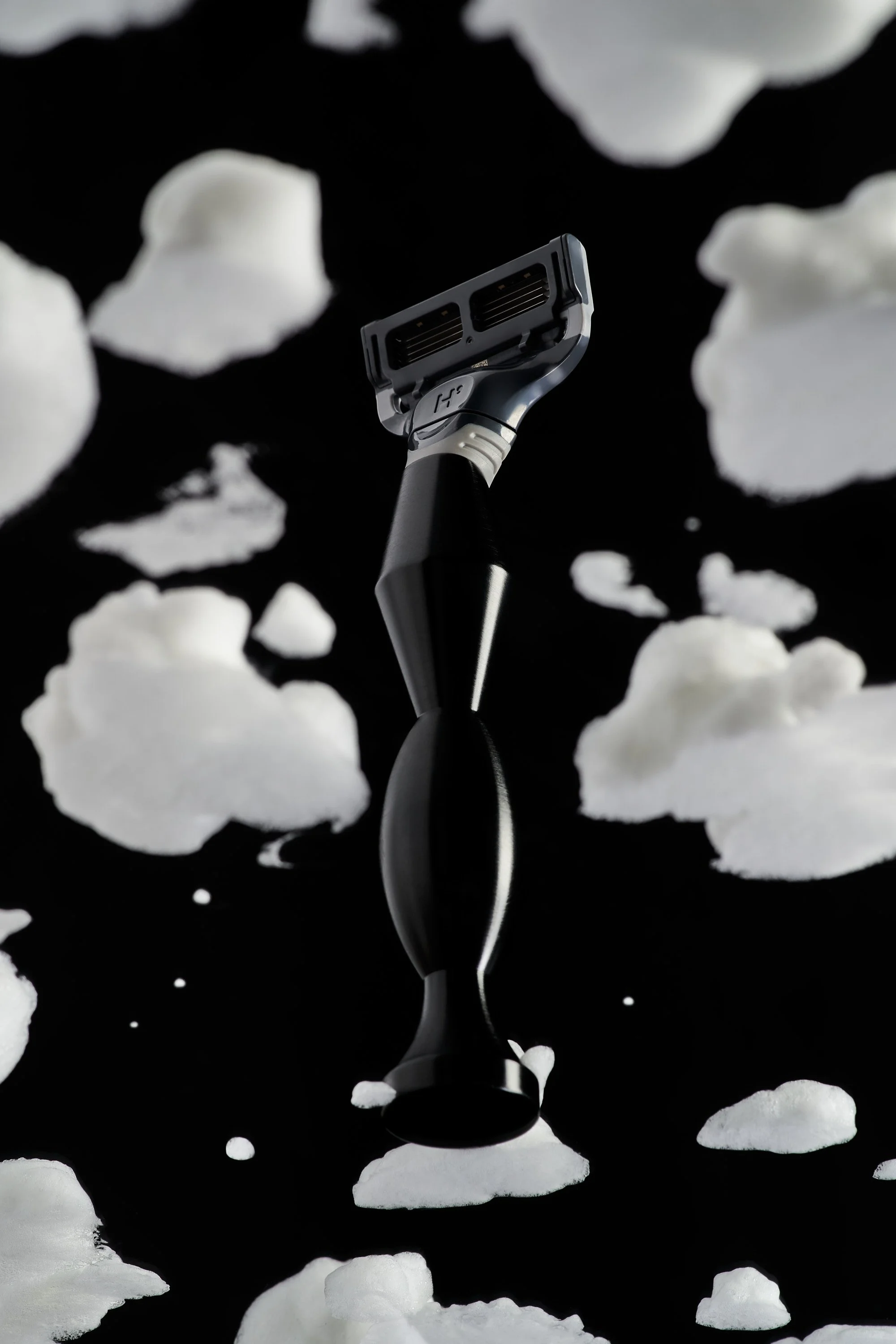 TOM_DIXON_X_HARRYS_2020-10-205798 1.jpg