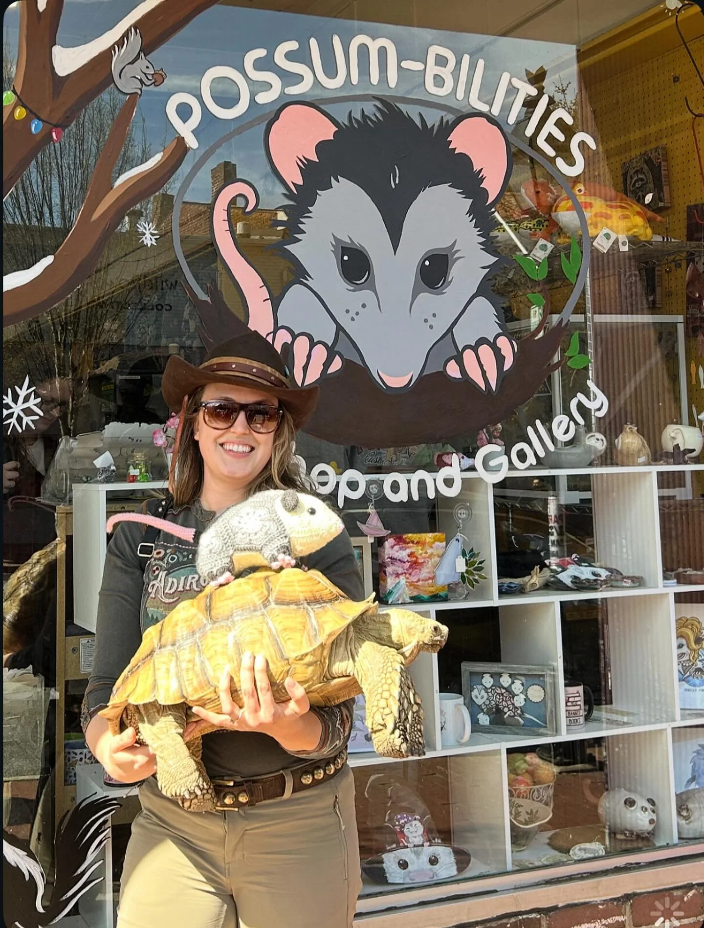 Rob suprised Lyle &amp; I with a stop at Possum-bilities! 🐢 🩵