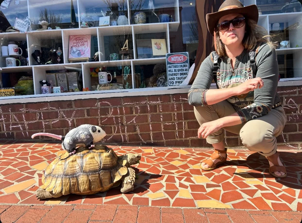 Rob suprised Lyle &amp; I with a stop at Possum-bilities! 🐢 🩵