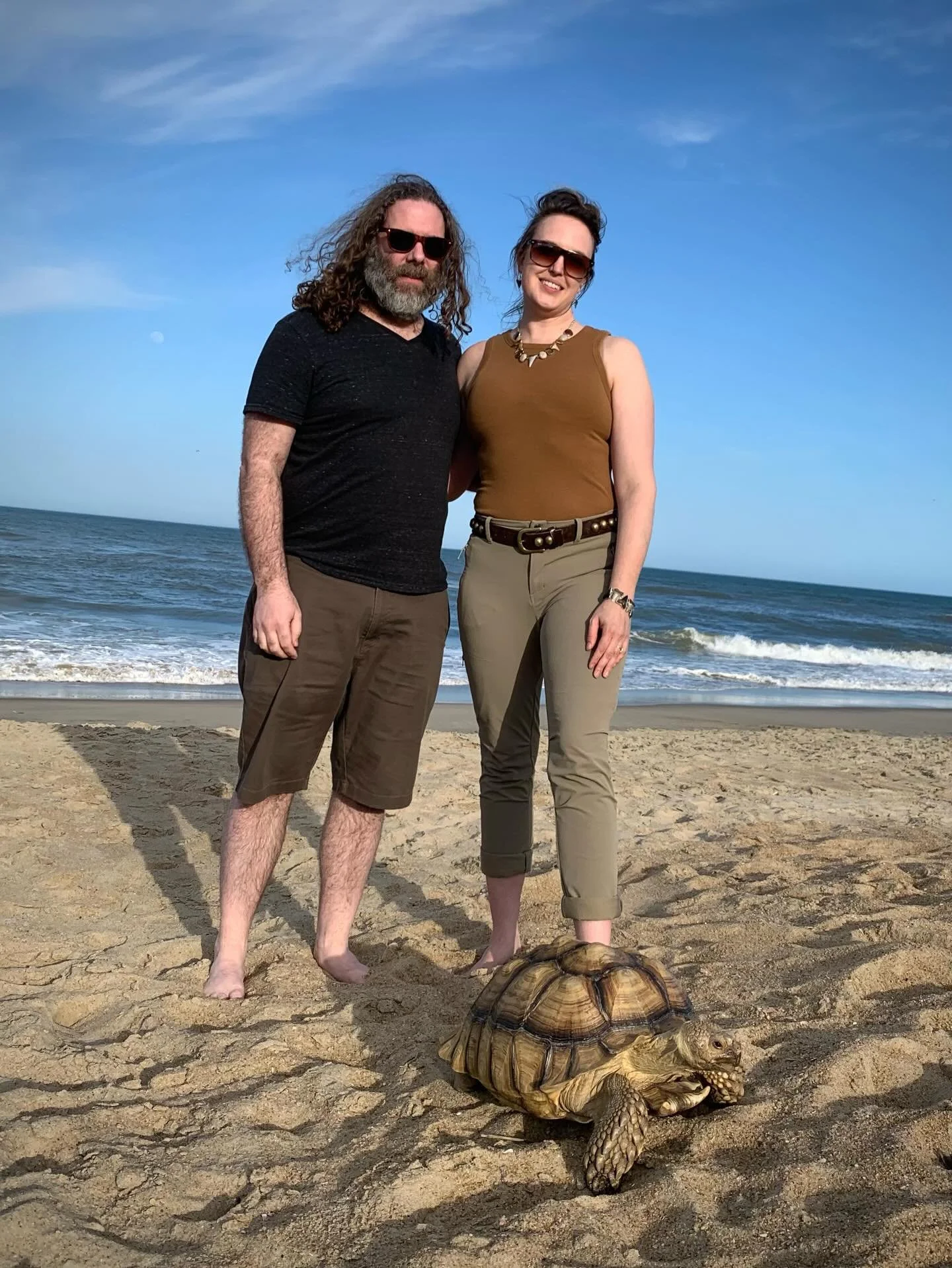 Lyle had a big day of soaking up sunshine &amp; eating a bag of peas at the beach. 🫛 🏖️ 🐢