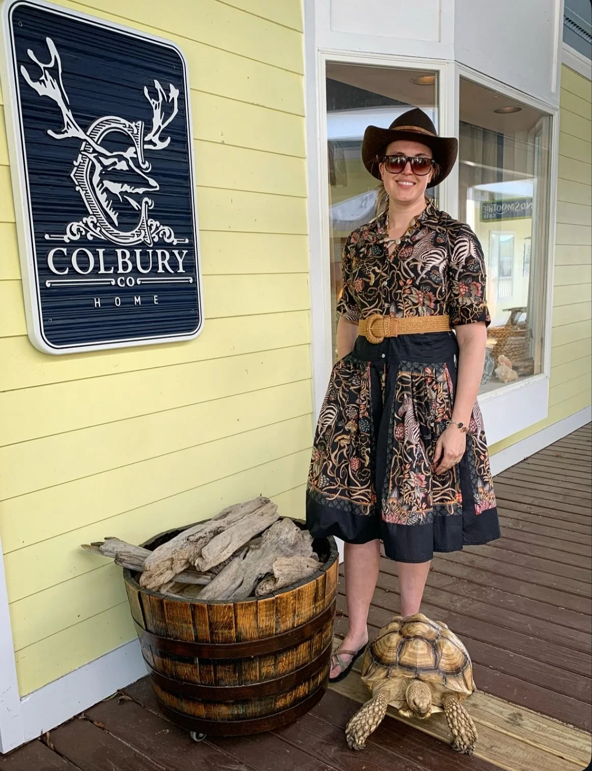 Visiting some of our favorite shops in Duck, NC! 

Thank you @crystalgypseaobx for the adorable stone tortoise!! 🐢 ✨ 

Check out @castawayvintagevinyl for rad vintage finds, and Colbury for classic costal decor!