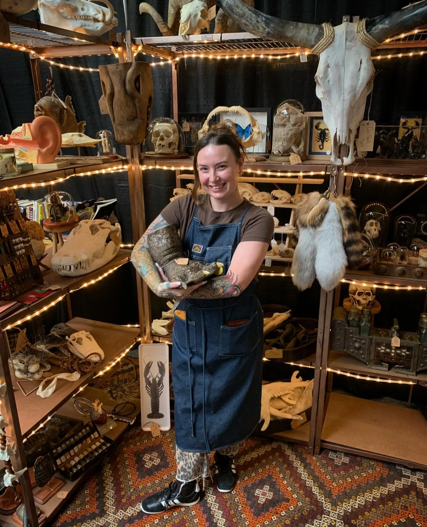 Enjoy your Godzilla foot, @erinshea_ht ! 🐊