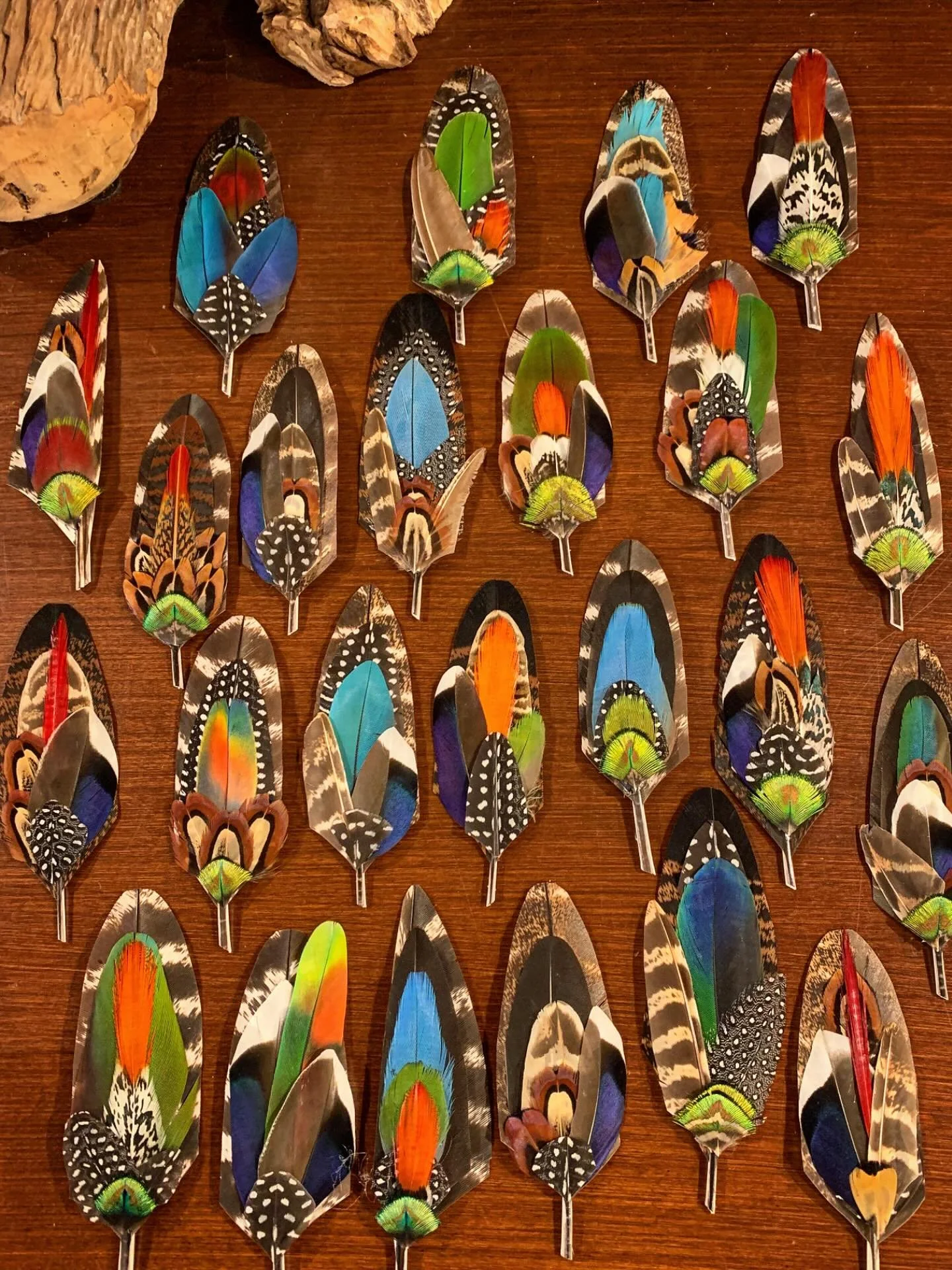 Vibrant hat feathers for @jacksonholependleton ! 🏔️ 🤠 🪶