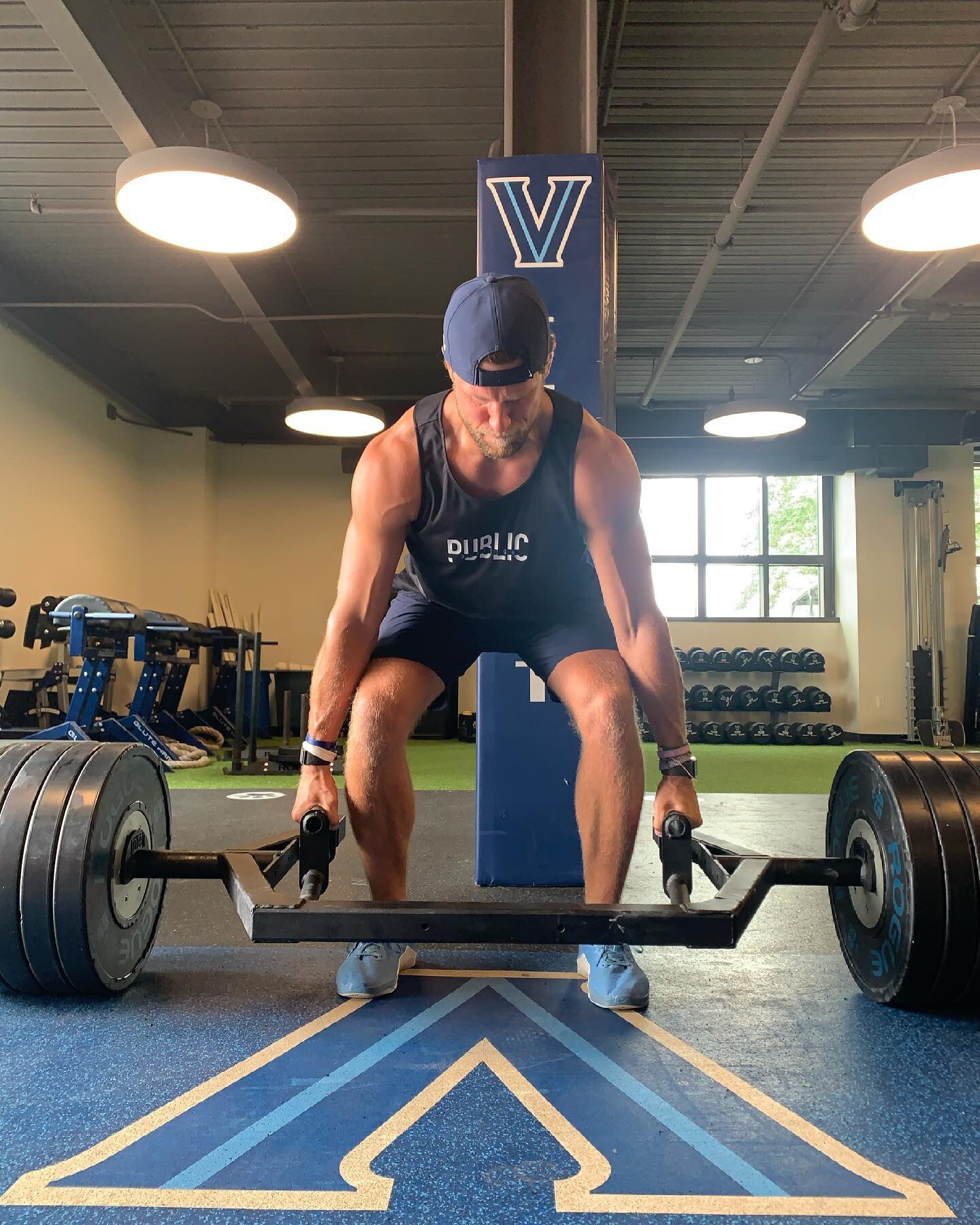 Excited to welcome @colin_masterson_performance to the team. Delivering functional and educational sports performance coaching.

#storiedknit #publicdivision