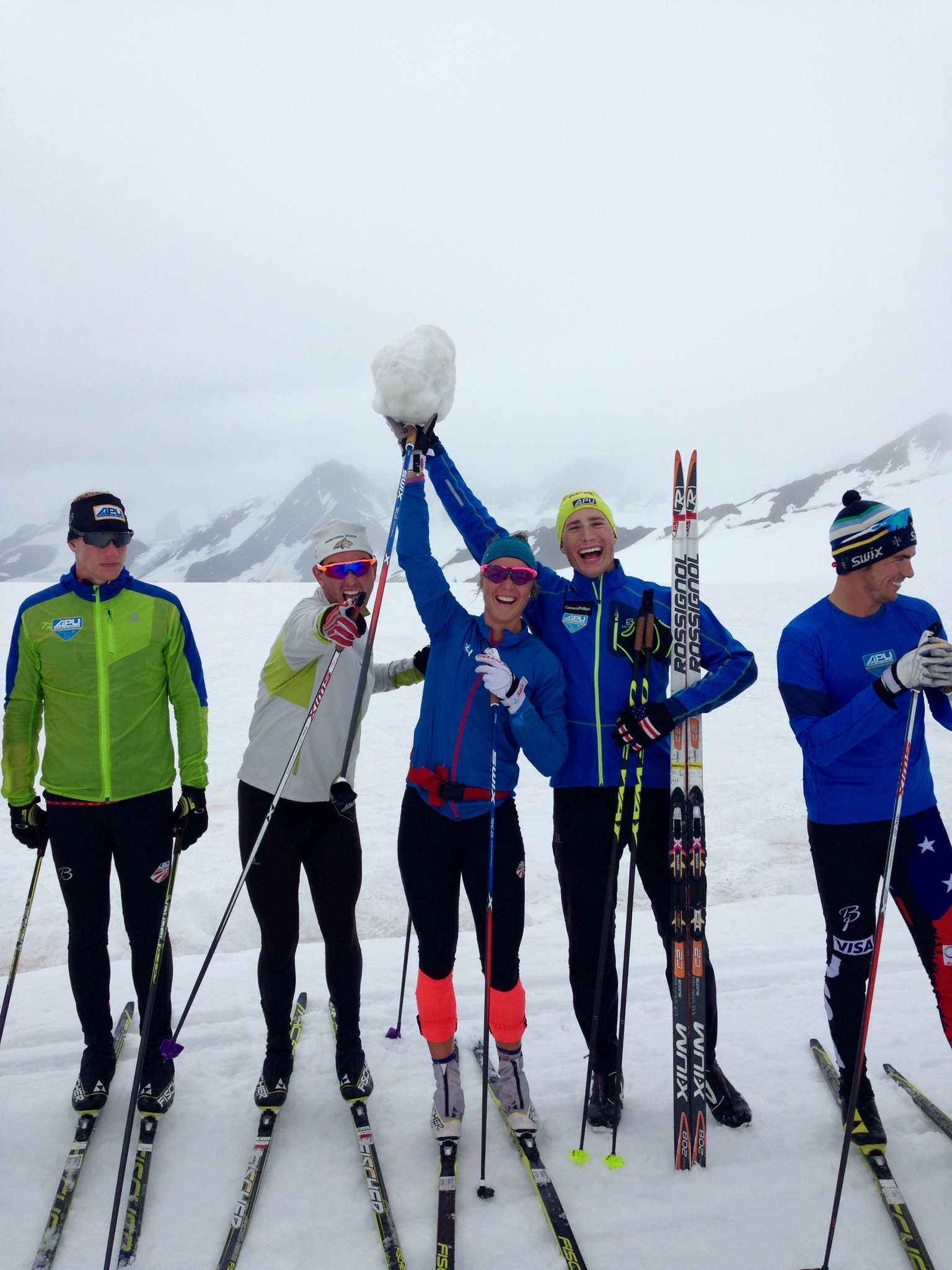 Famous APU team relay snowball champions.