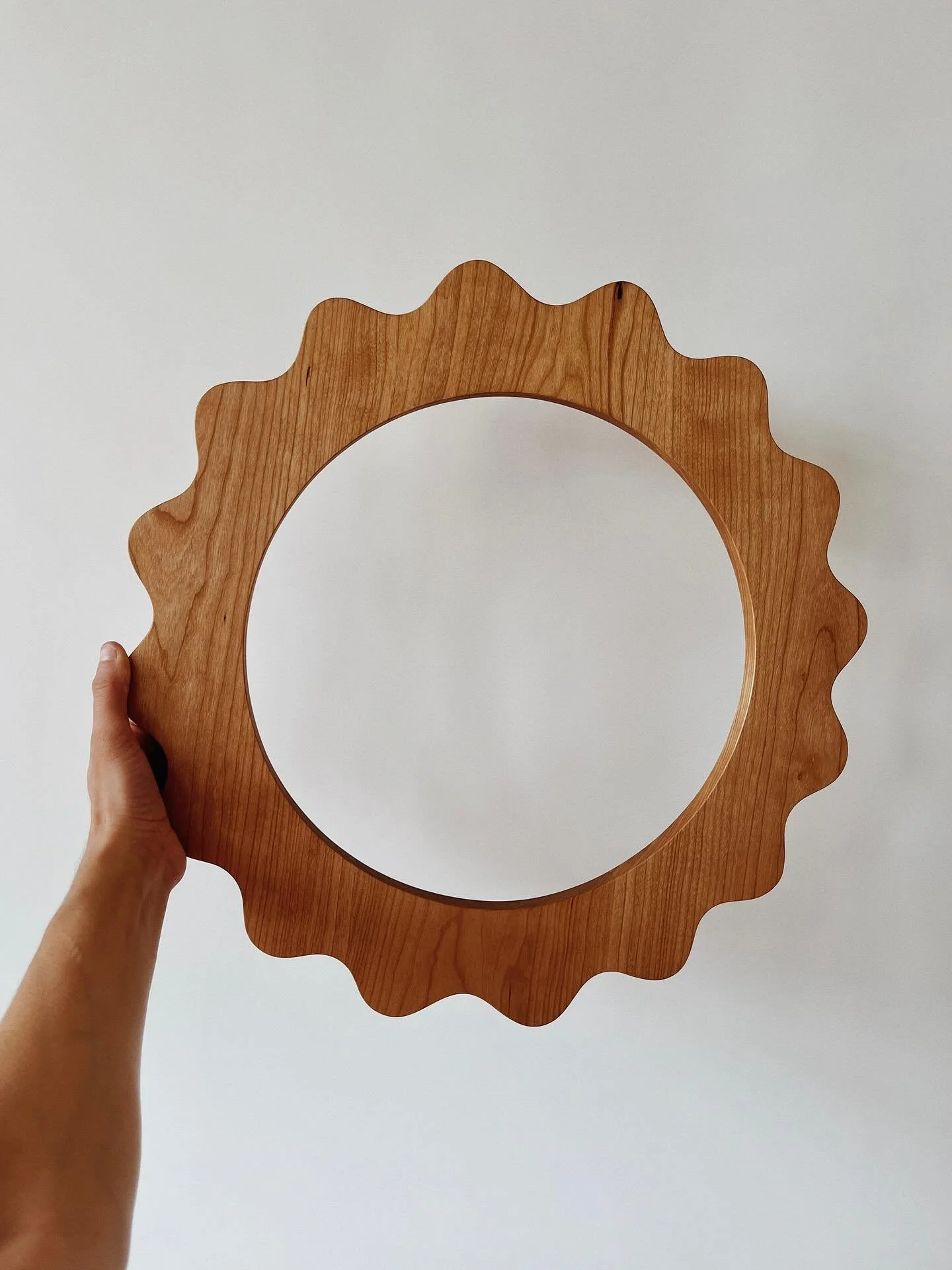 Made a Squiggle Mirror for my dear friends and it&rsquo;s so heartwarming to see them enjoying it in their beautiful home! I haven&rsquo;t made a Squiggle Mirror in a while and was happy when they asked me that now I&rsquo;m thinking about bringing i