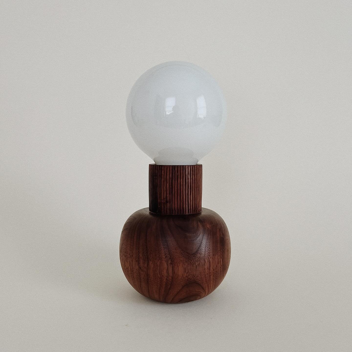 A Carved Bulb Lamp for Boutique G&eacute;n&eacute;rale in Paris, France. A new collection of work is now available at this lovely little shop and I look forward to the day I can visit in person ✨ @boutiquegenerale 

.
.
.
.
.
.
.
.
#tablelamp #lighti