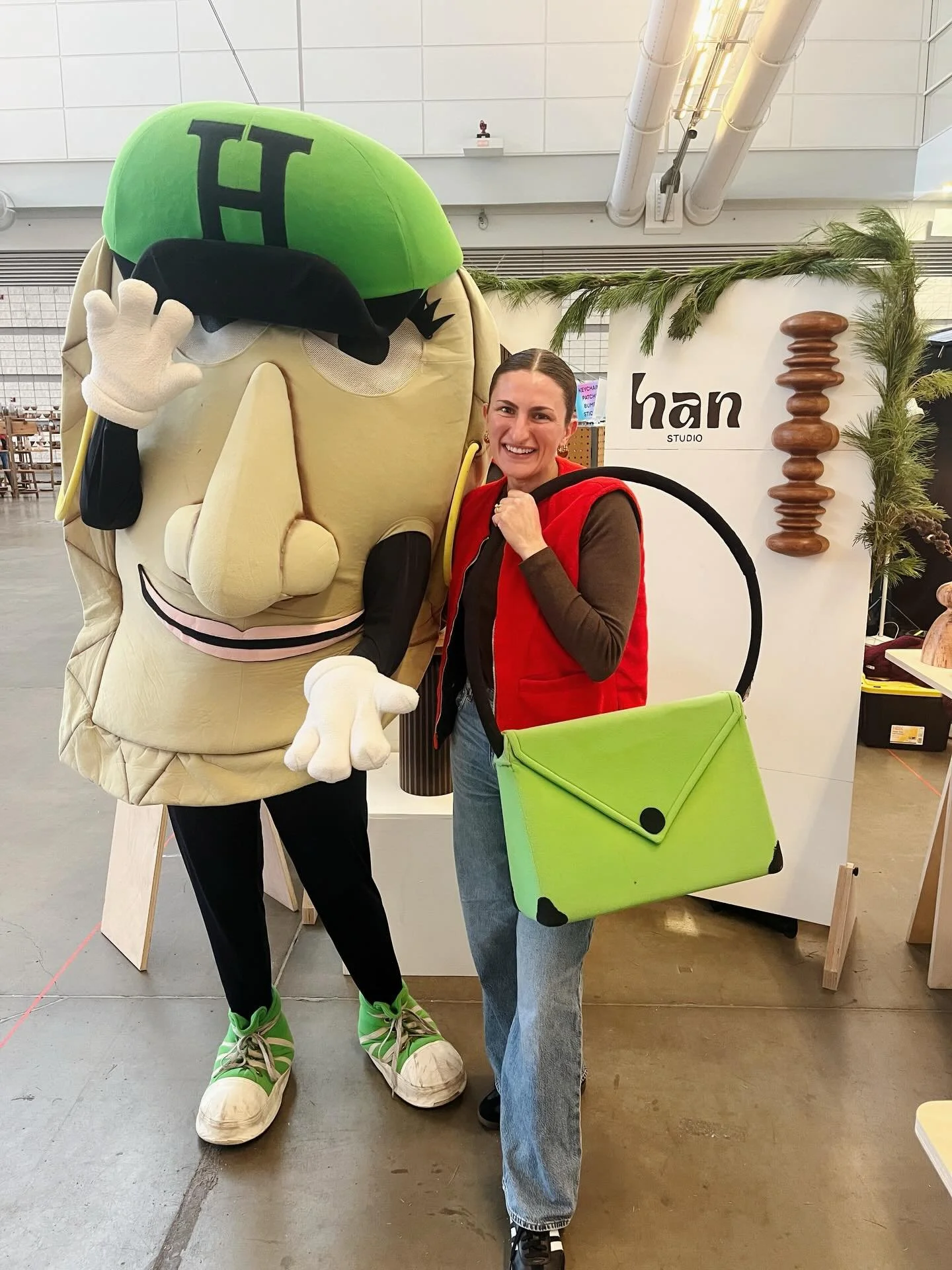 Hanna &amp; Hannah at the Han Studio Booth, highlight of my entire year ✨