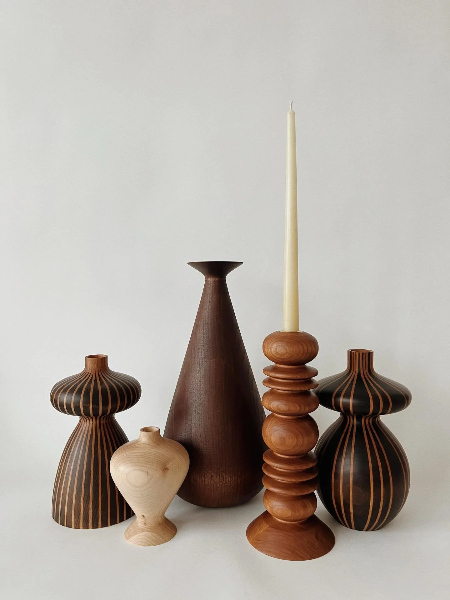 Surprise surprise, my Seconds Sale is right around the corner! My Annual Seconds Sale is next Wednesday, February 11 @ 6pm est and I will have a variety of pieces available from candleholders to vases to lamps to collab pieces to large furniture samp