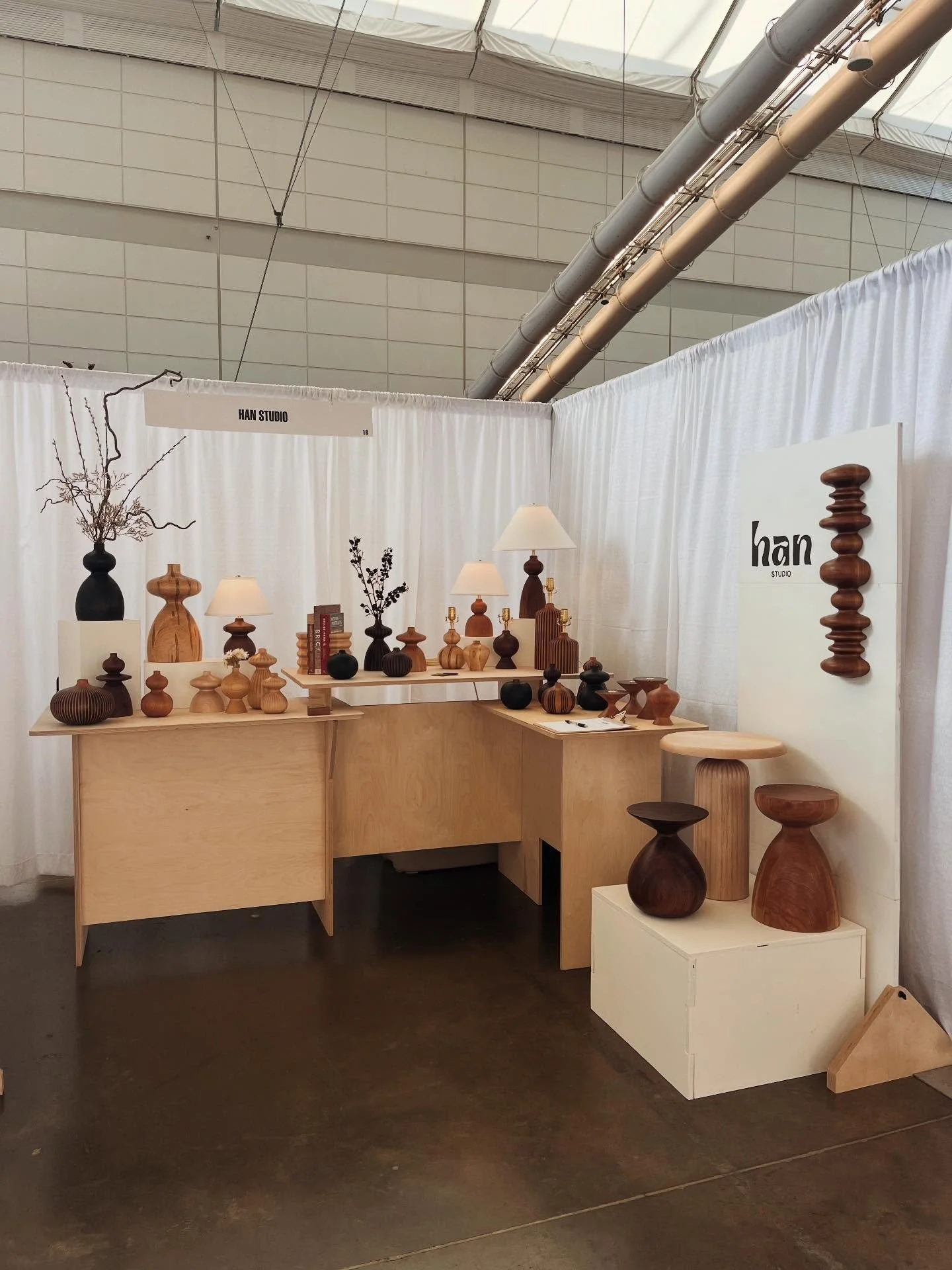 Today is the last day of @handmadearcade Modern Craft Market! Stop by the David L. Lawrence Convention Center from 10-6 to support small artists. Hope to see you there! 

.
.
.
.
.
.
.
.
.
.
#handmadearcade #fineart #shopsmall #moderncraftmarket #woo