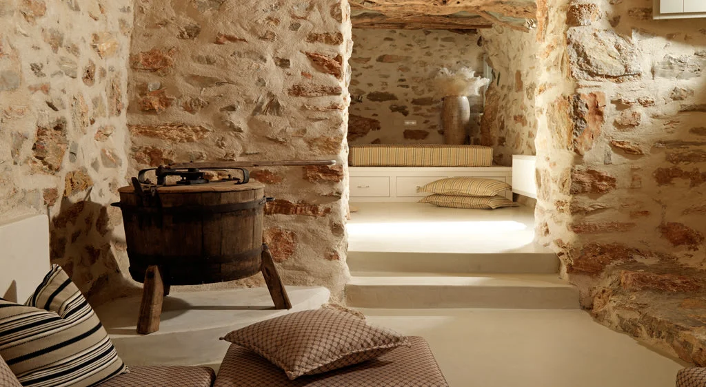 2.Themonies Luxury Suites-Here & Away.jpg