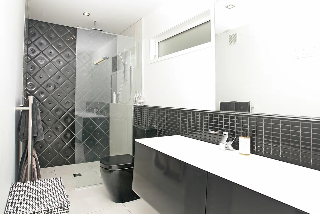 Bathroom Austin - ensuite 1.jpg
