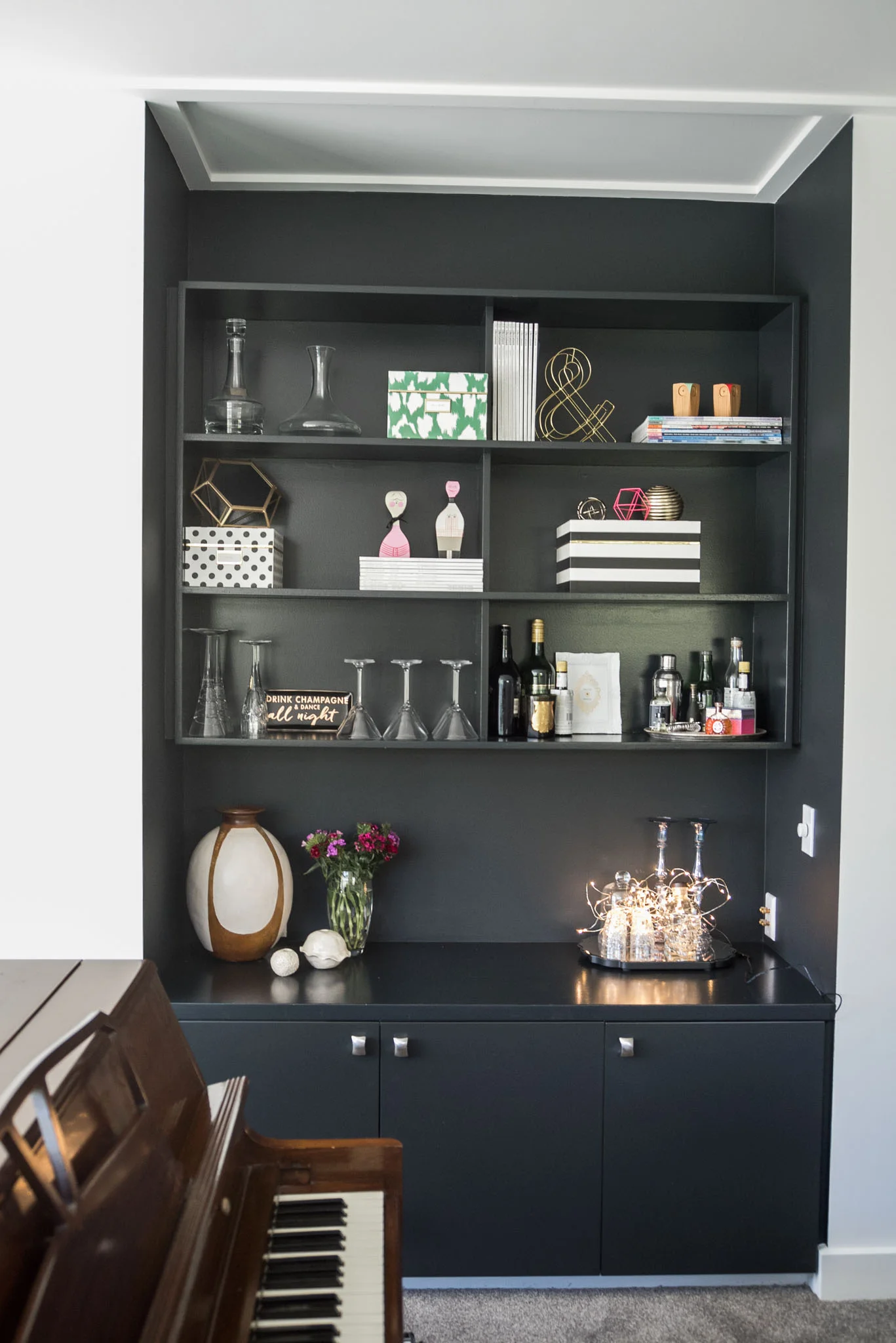 Front Lounge 23.jpg