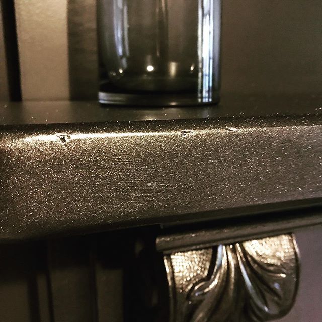 Here&rsquo;s a tiny taste of what&rsquo;s going on at the the Te Whiti Homestead........and yes that is a black metallic fireplace in an all black room! Who doesn&rsquo;t love a bit of sparkle. 
Progress is being made on Katy&rsquo;s personal project