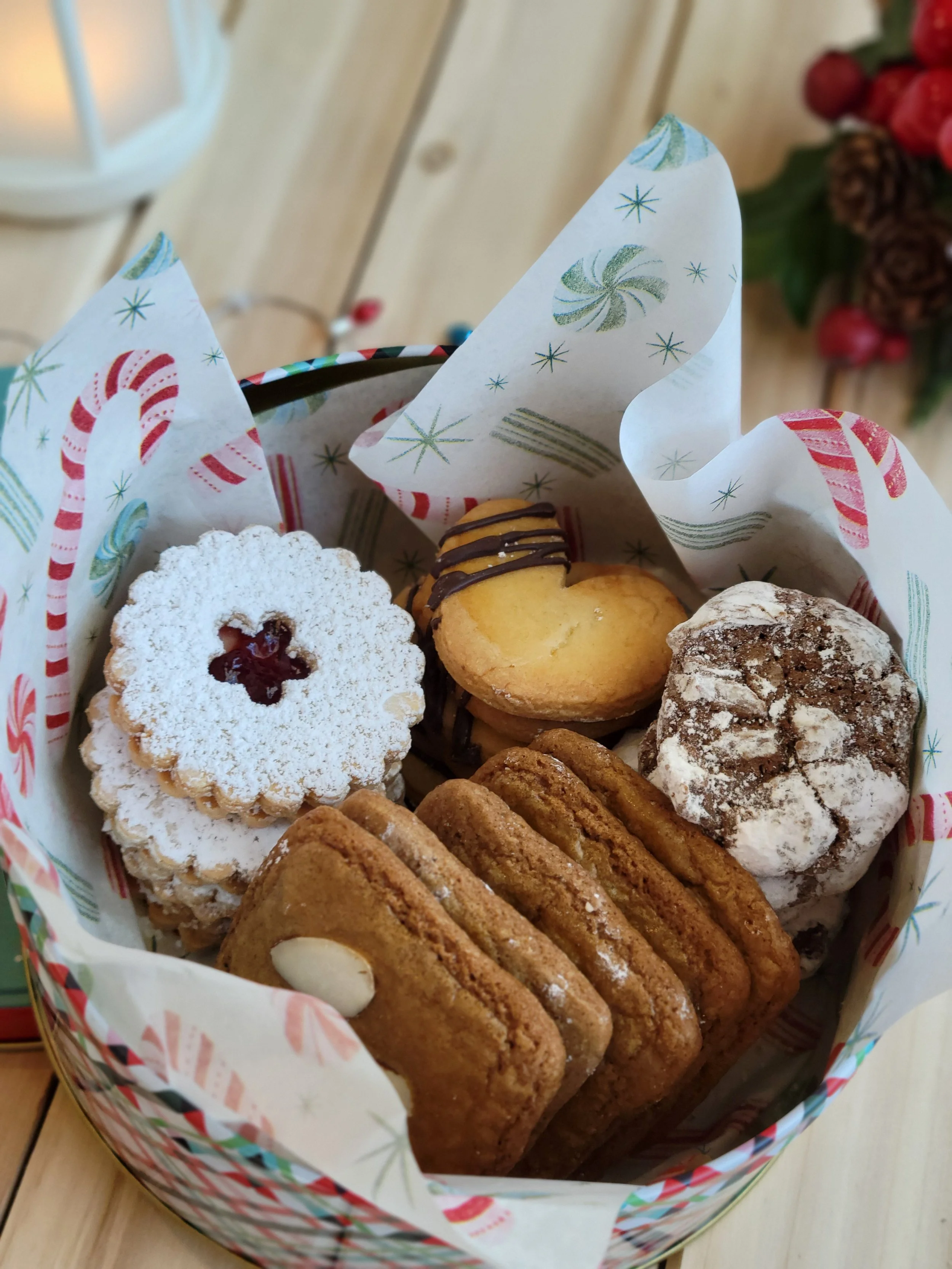 $20 MEDIUM COOKIE  TIN 