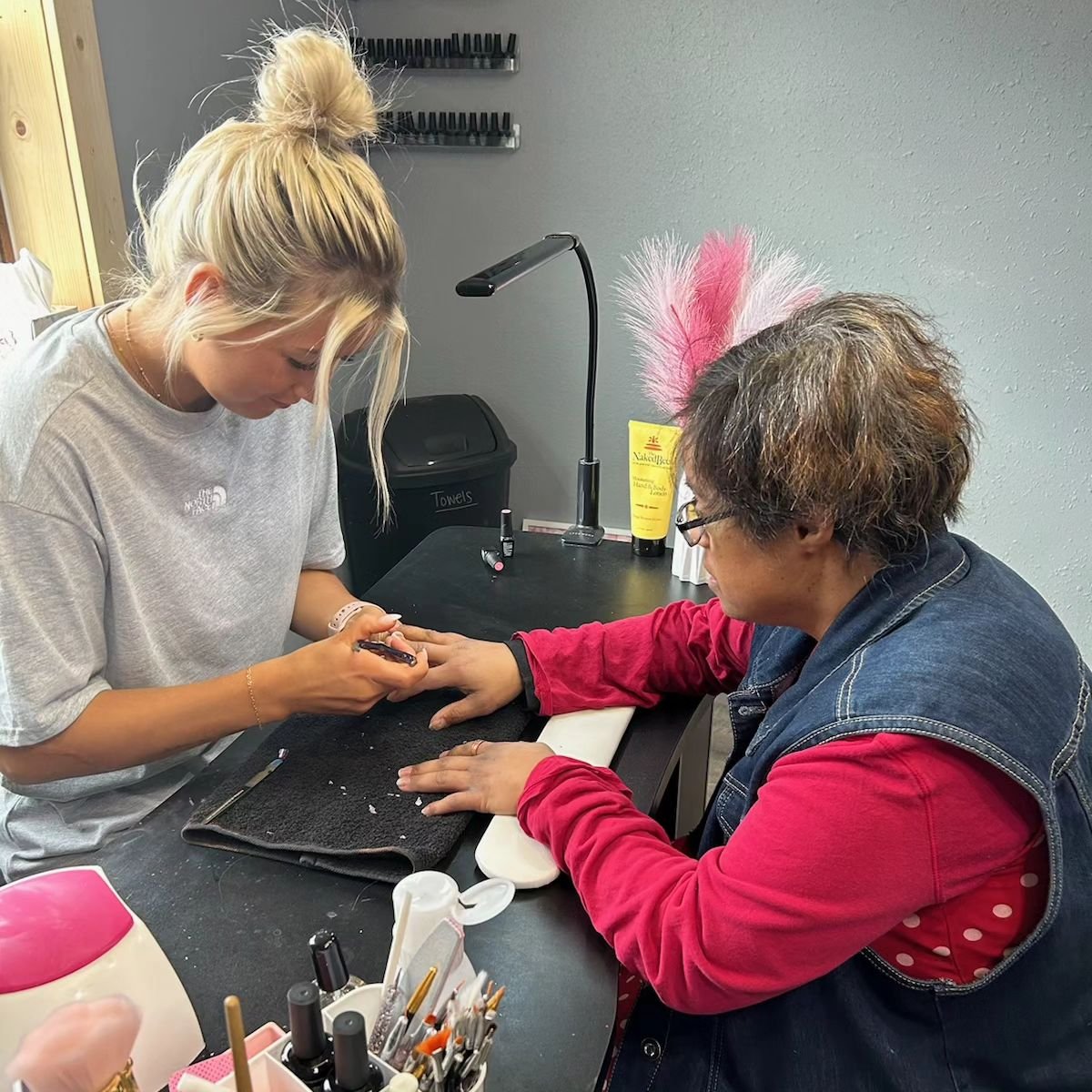 DeDe just loves to get 'gussied' up!
So... when her 1 on 1 support friend takes her out, getting her nails done is her favorite!

Liz at @modernrosesalon is so amazing and really puts beautiful care into DeDe 🥰