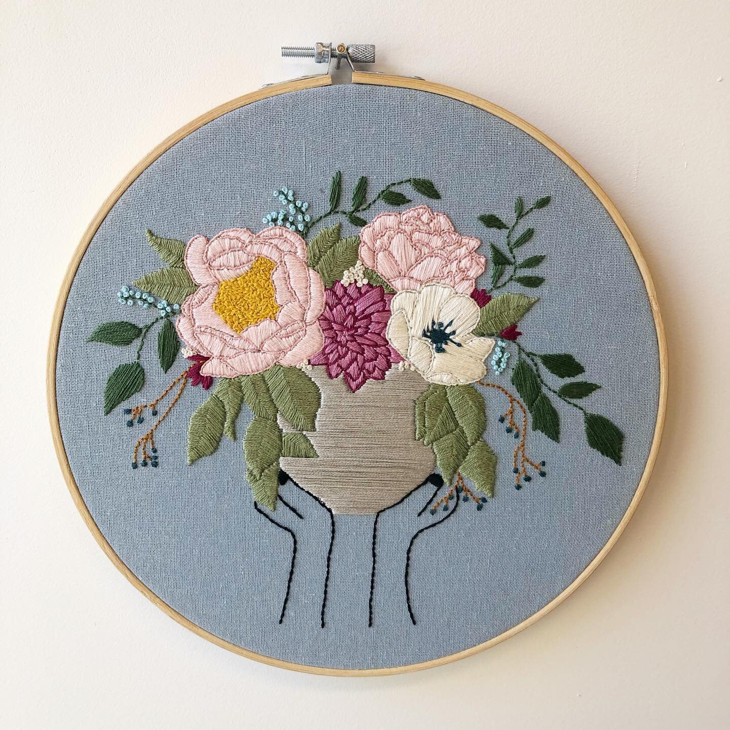 My embroidery gallery wall is starting to look 🔥🔥🔥
Latest addition is this cute pattern by @threadfolk 🌼
.
.
.
.
.
#embroidery #modernembroidery #handmadewithlove #threadfolk #embroiderersofinstagram #stitchbystitch #embrioderyhoop #embroiderylov