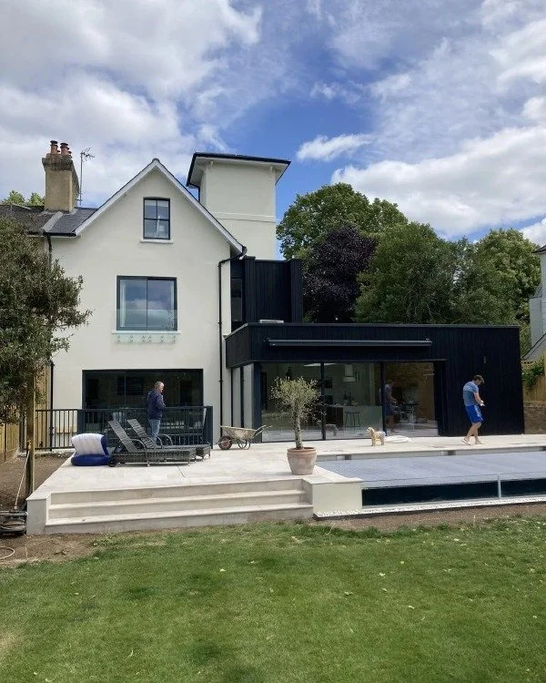 No. 12 Donnington Square underwent a comprehensive refurbishment. Located within the Donnington Square Conservation Area, this c.1850 townhouse was carefully restored and enhanced to balance its historic character with contemporary living.

The proje