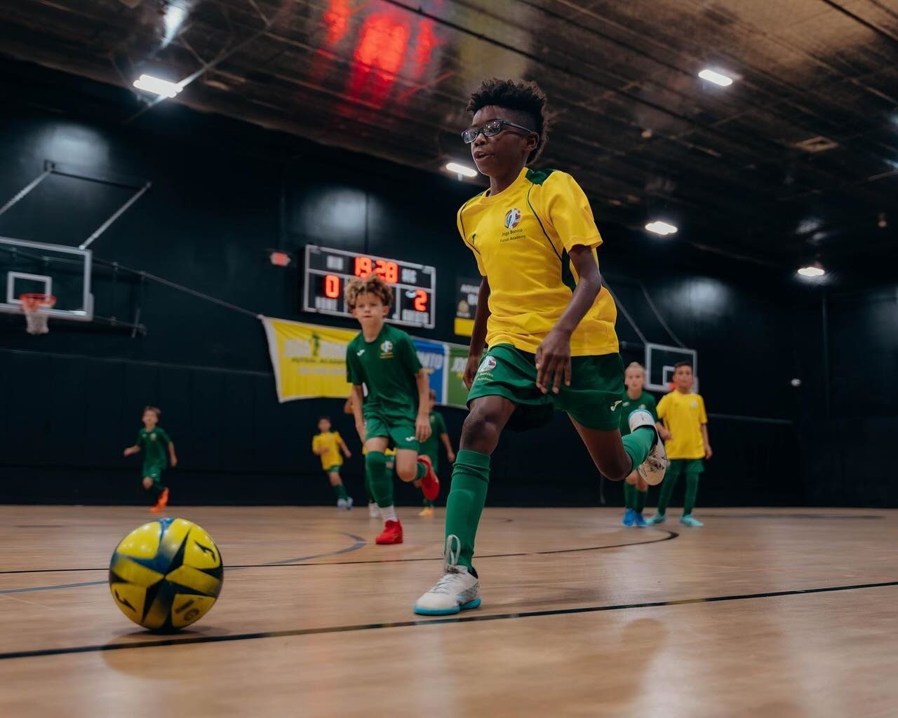 Huge thanks to all the incredible participants of the 3rd Joga Bonito Futsal Cup! With over 50 players, it was a day of pure joy and sportsmanship. Special thanks to the parents for their unwavering support! 

Congratulations to our champions: 
- 201