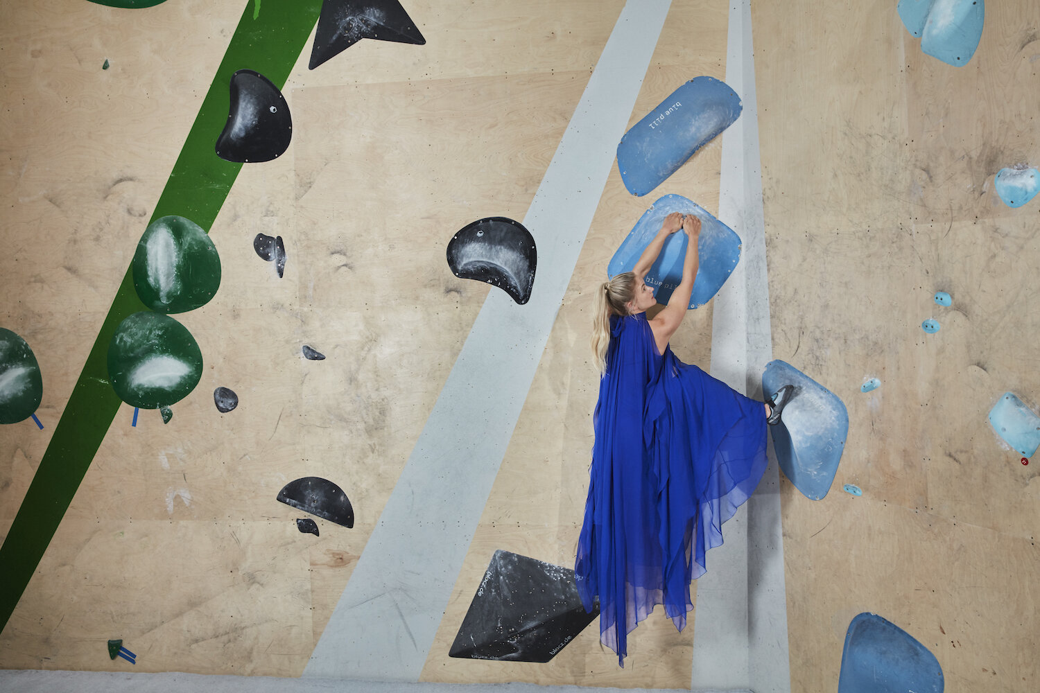 Shauna_Coxsey_Stylist_Shot_01_0025_RT.jpg
