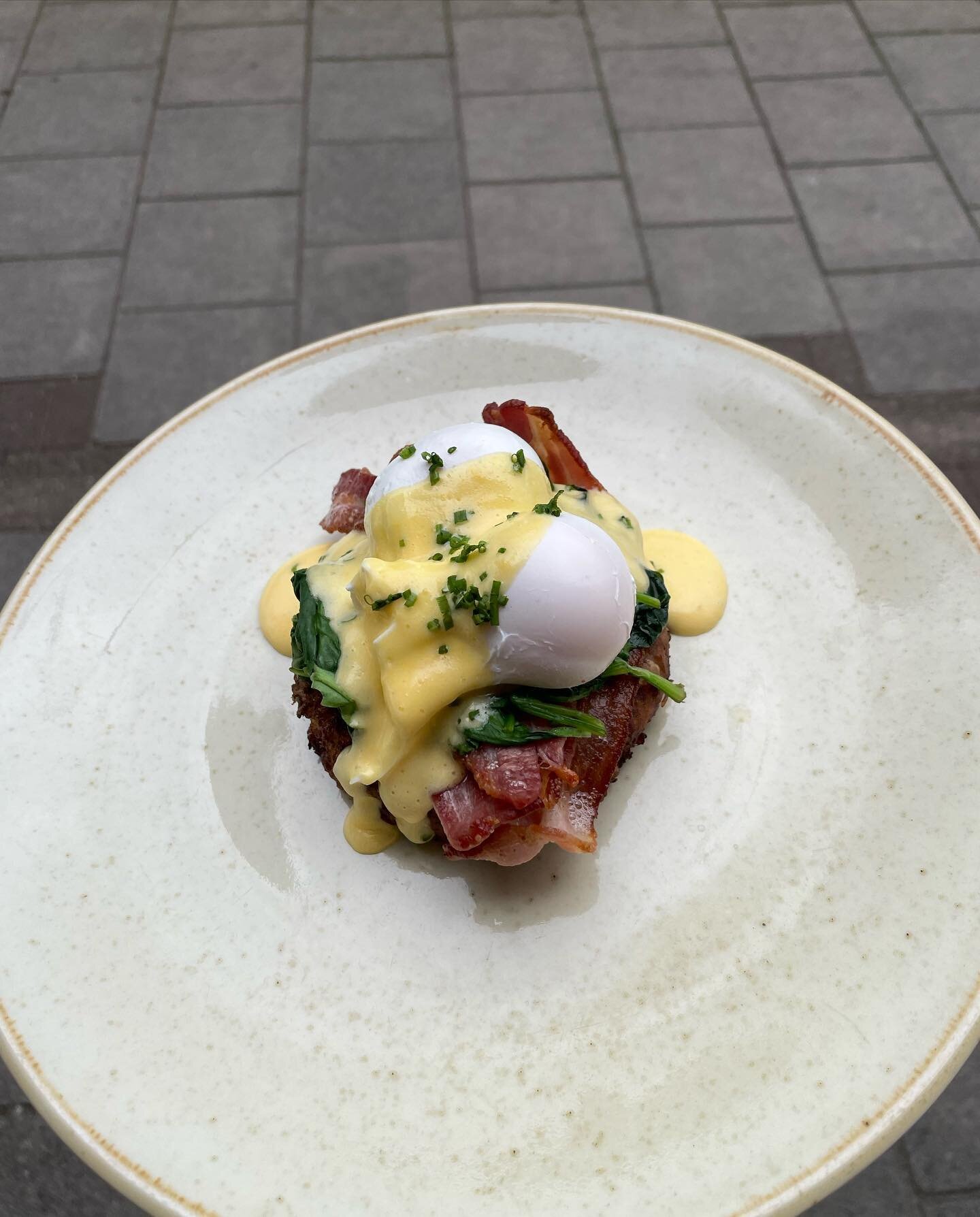 Our gorgeous Bubble &lsquo;N&rsquo; Squeak is new to our menu: fried smashed potatoes, cabbage &amp; onion cake, buttered baby spinach, 2 poached eggs and hollandaise sauce #bubbleandsqueak #hollindasesauce #breakfast #brunch #cafe #independantbusine