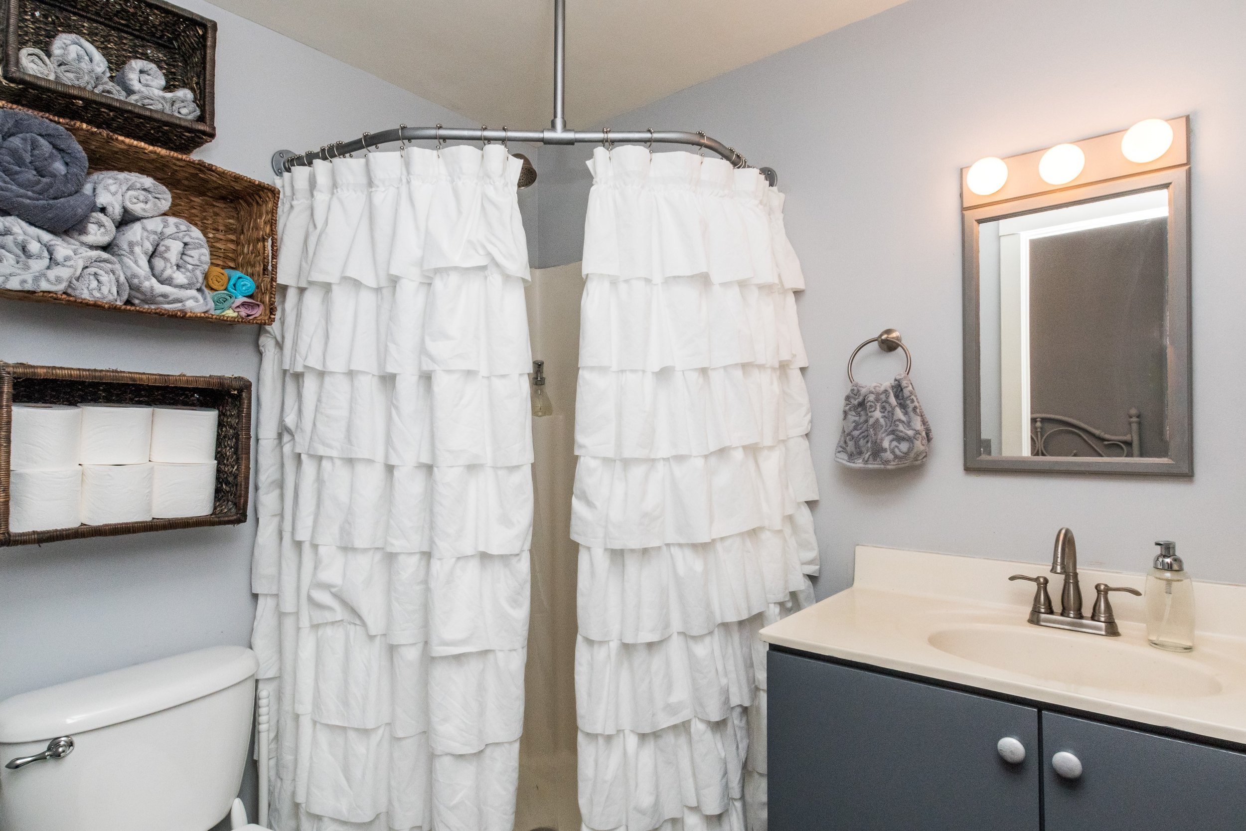 013_ Master Bathroom.jpg