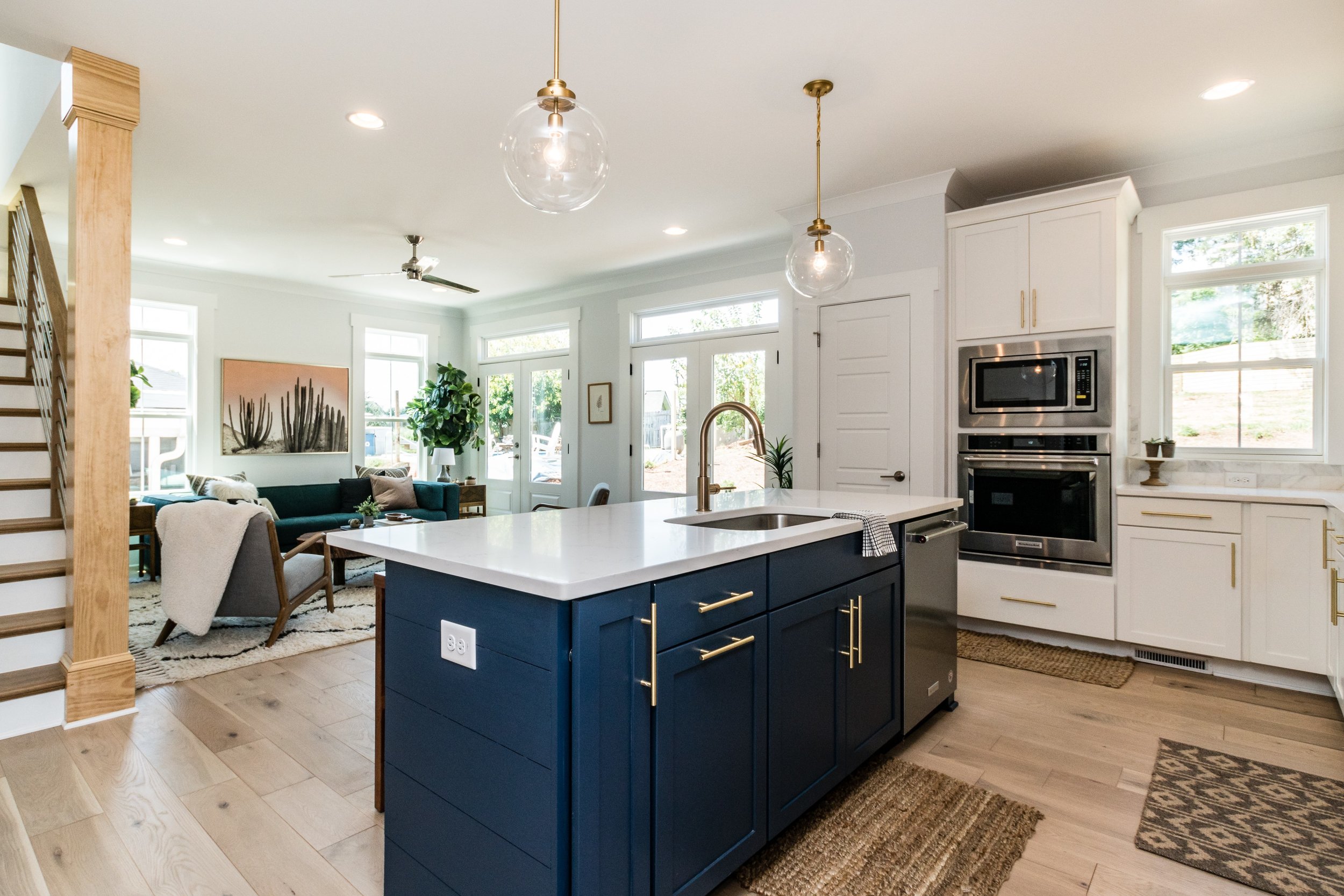 010_Kitchen .jpg