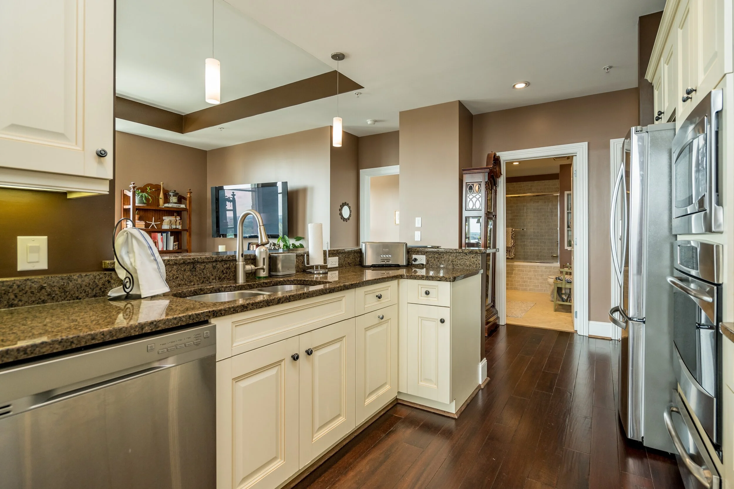 007_ Kitchen.jpg