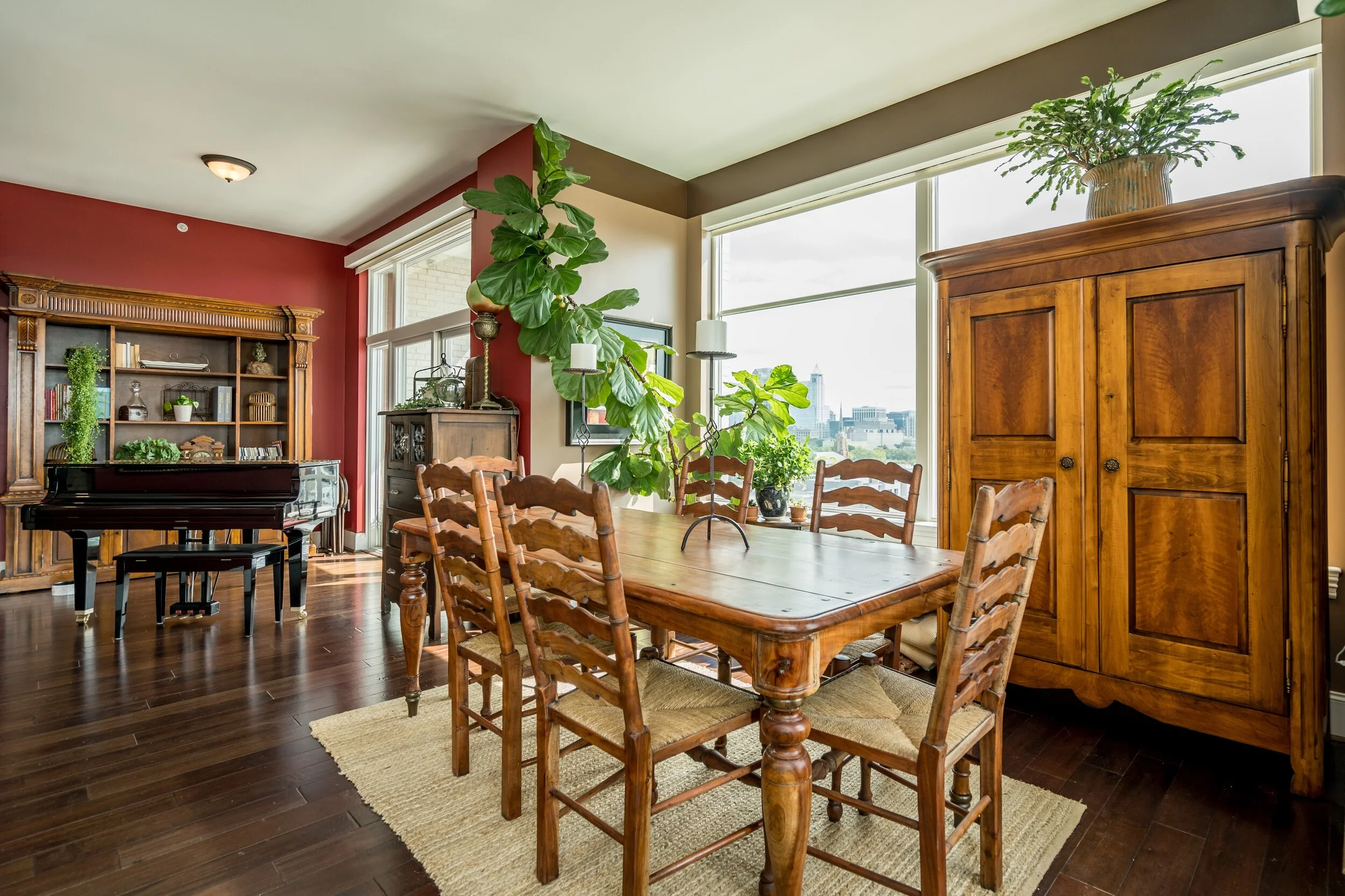 013_ Dining Room.jpg