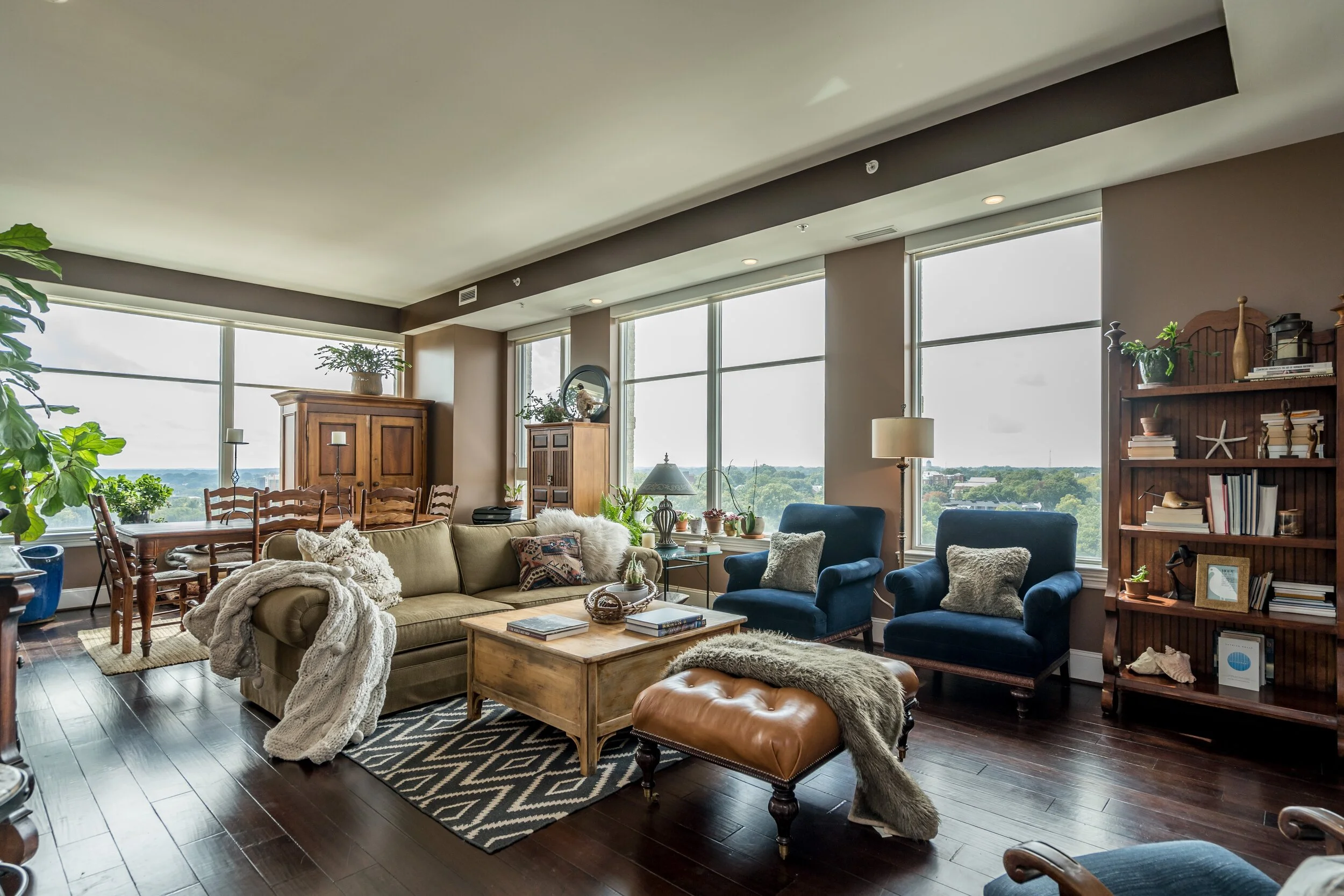 014_Family Room.jpg