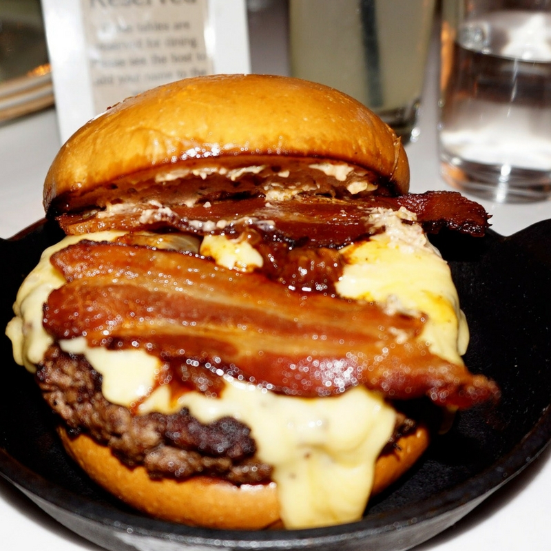Okay here's a close-up of this fabulous burger! This Post is making me so hungry right now SHEESH