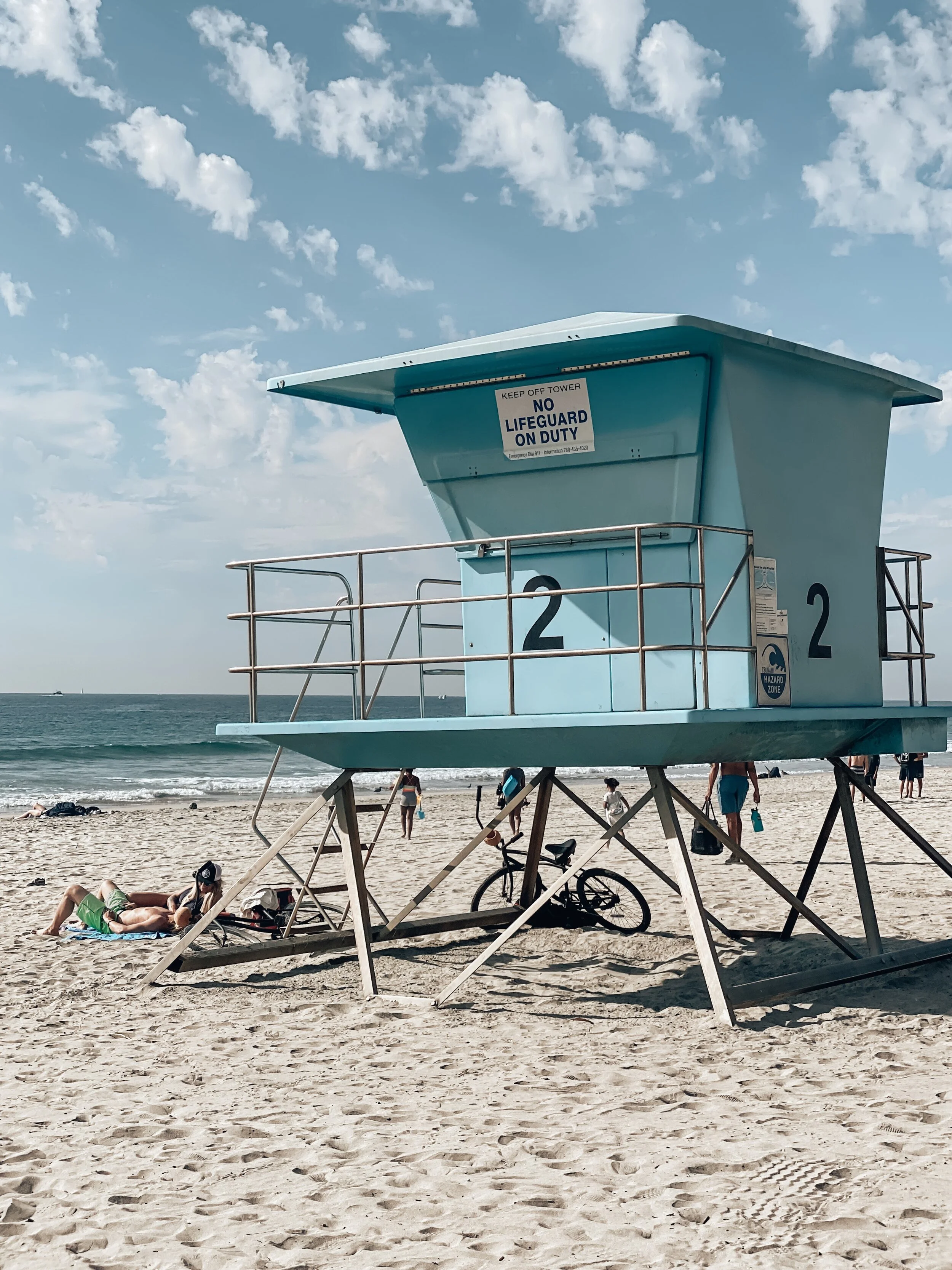  Gabriella Gerbasi | Photography | My Life in Shades of Blue  Travel photography on the West Coast in California, visiting Los Angeles, Santa Monica, Venice Beach, Melrose Avenue, the Broad Museum, and beautiful beaches of Malibu with my sister. 