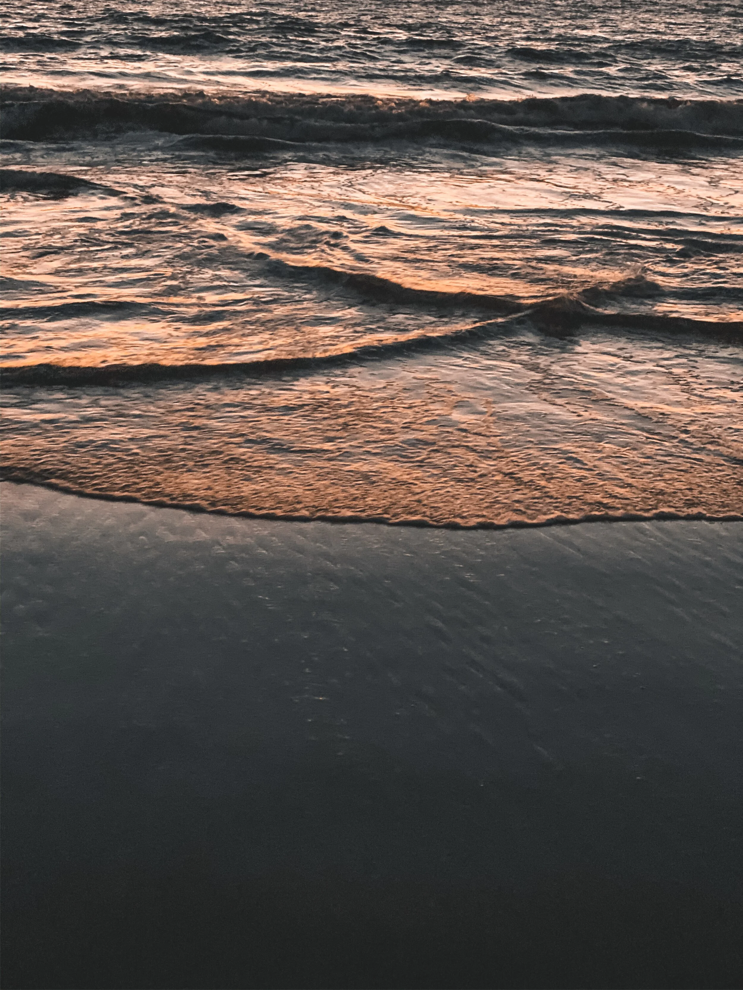  Gabriella Gerbasi | Photography | My Life in Shades of Blue  Travel photography on the West Coast in California, visiting Los Angeles, Santa Monica, Venice Beach, Melrose Avenue, the Broad Museum, and beautiful beaches of Malibu with my sister 