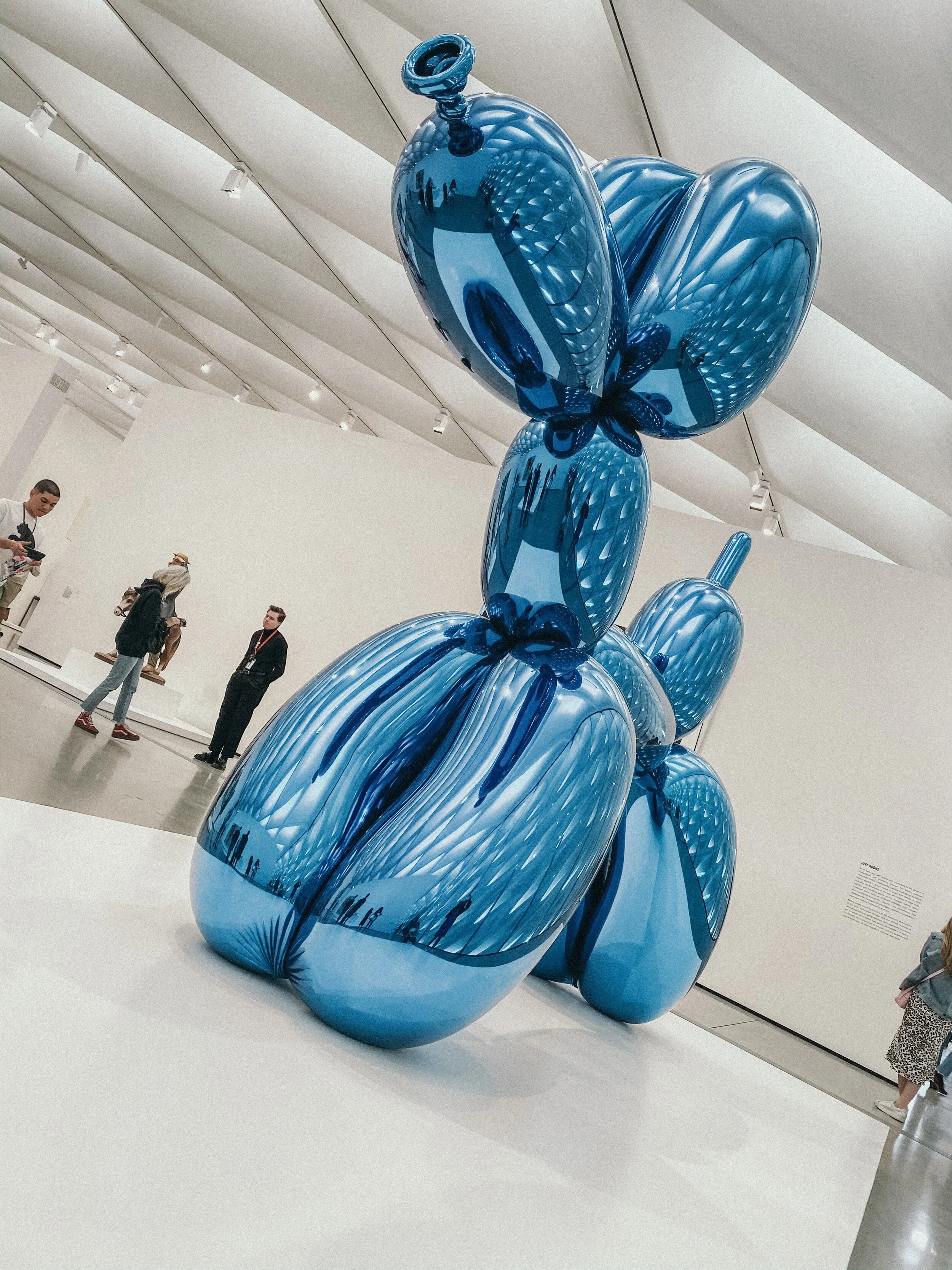  Gabriella Gerbasi | Photography | My Life in Shades of Blue  Travel photography on the West Coast in California, visiting Los Angeles, Santa Monica, Venice Beach, Melrose Avenue, the Broad Museum, and beautiful beaches of Malibu with my sister. 
