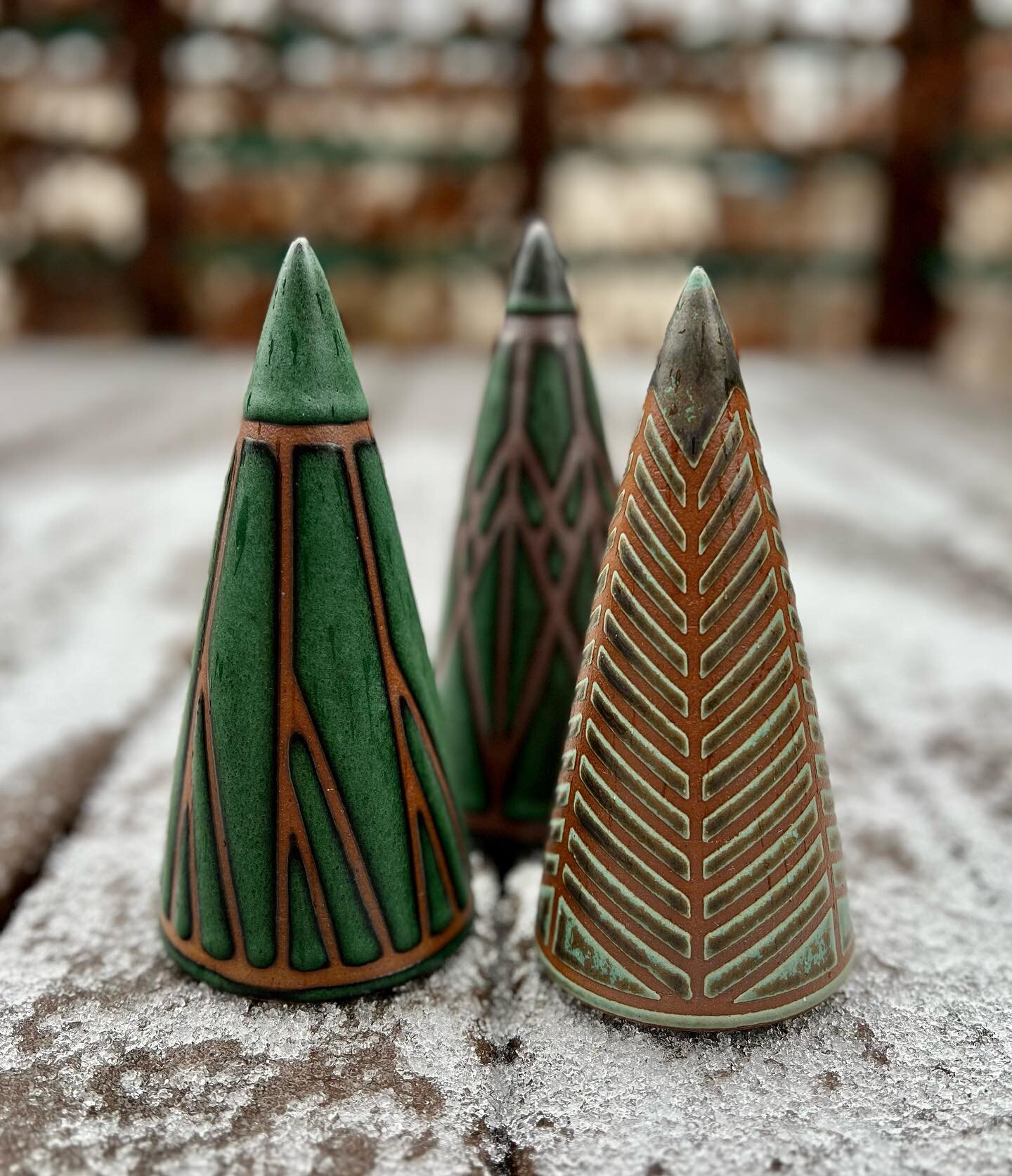A fellow potter requested one of my taped Christmas trees in a matte green, so I experimented with a few glazes. (Some glazes run too much to be useful with crisp tape lines.) I&rsquo;m thrilled with how all three of these turned out!
🎄
#ChicagoPott