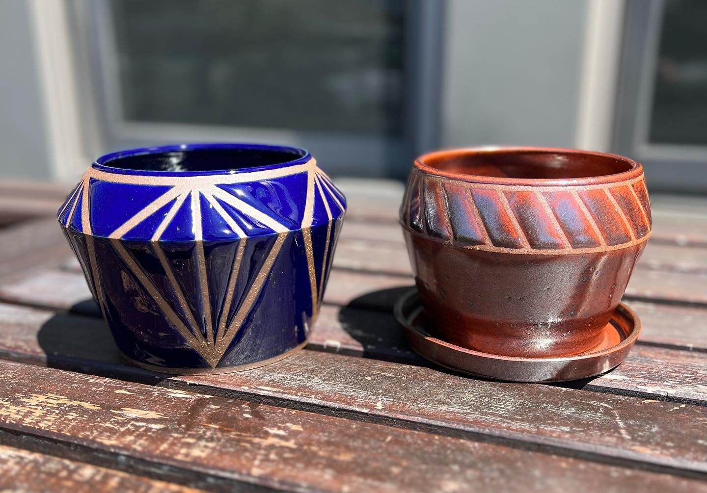 Dropped a few planter pots off at @velvetgoldminechicago this week, so stop by the shop and pick up a swank home for those extra few plants you promised yourself you wouldn&rsquo;t buy (but totally did.) 🪴

#ChicagoPottery #ChicagoCeramics #ChicagoM